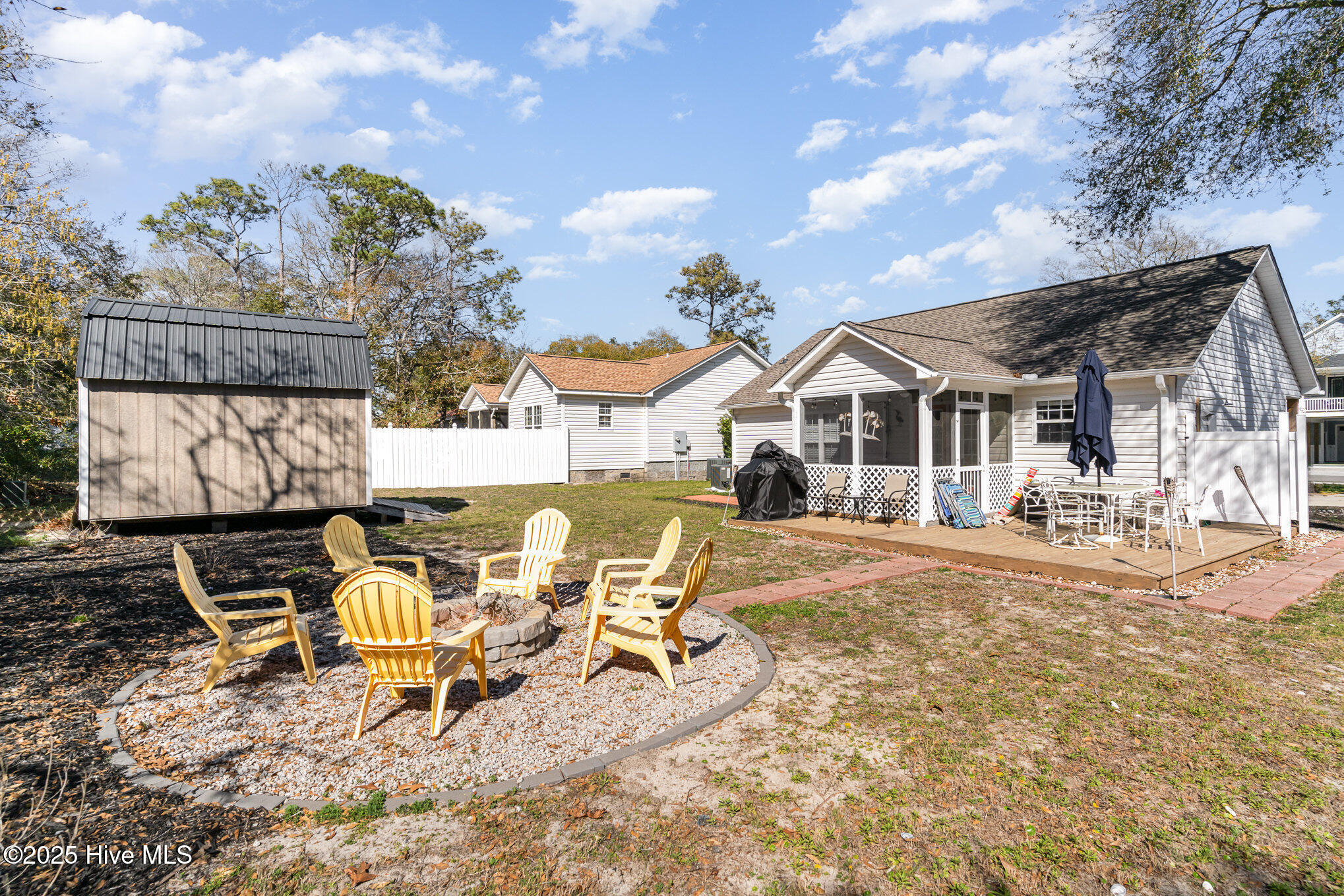 100497000 | Photo 33