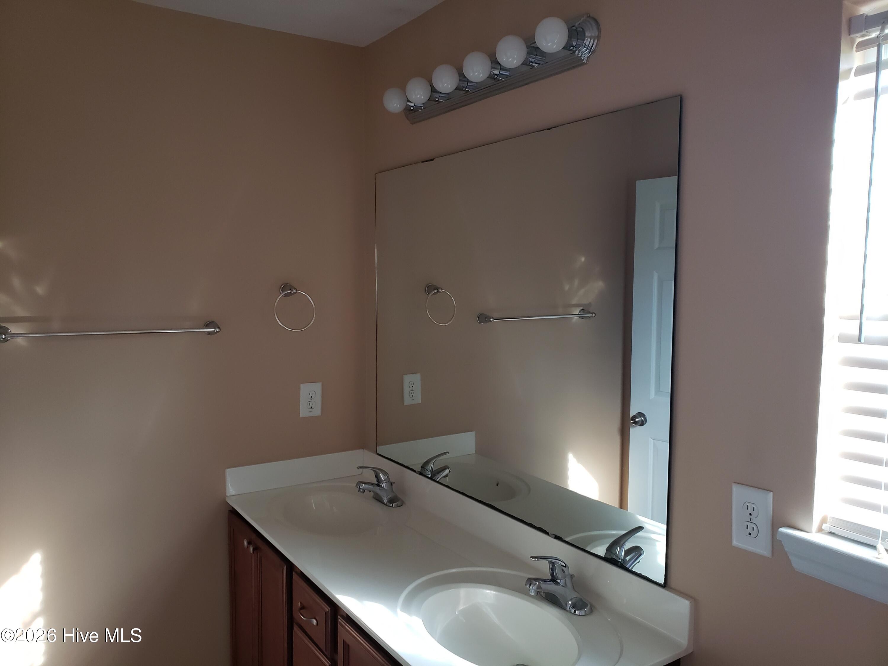 100556782 | Photo 22