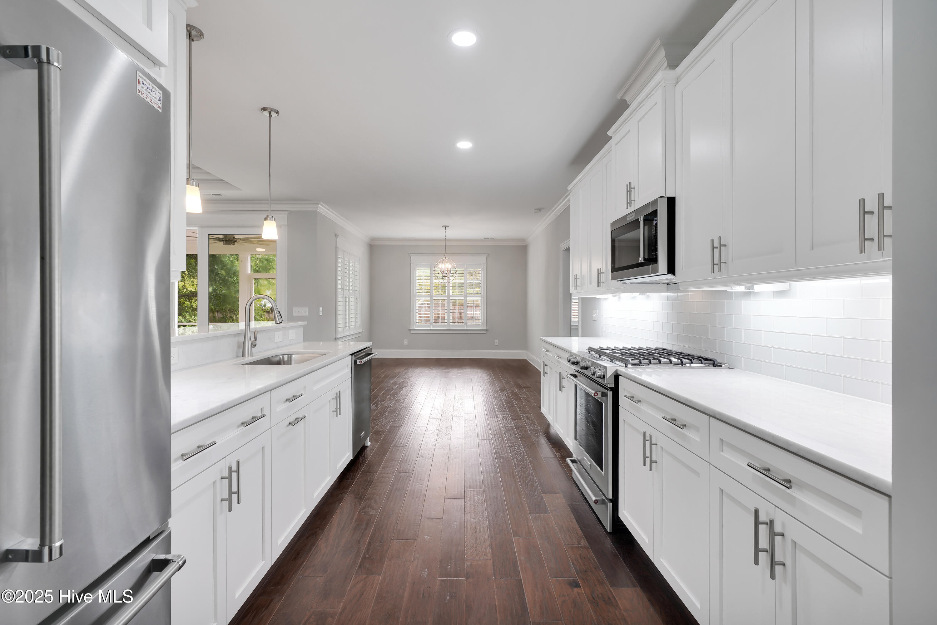 100524954 | Photo 16