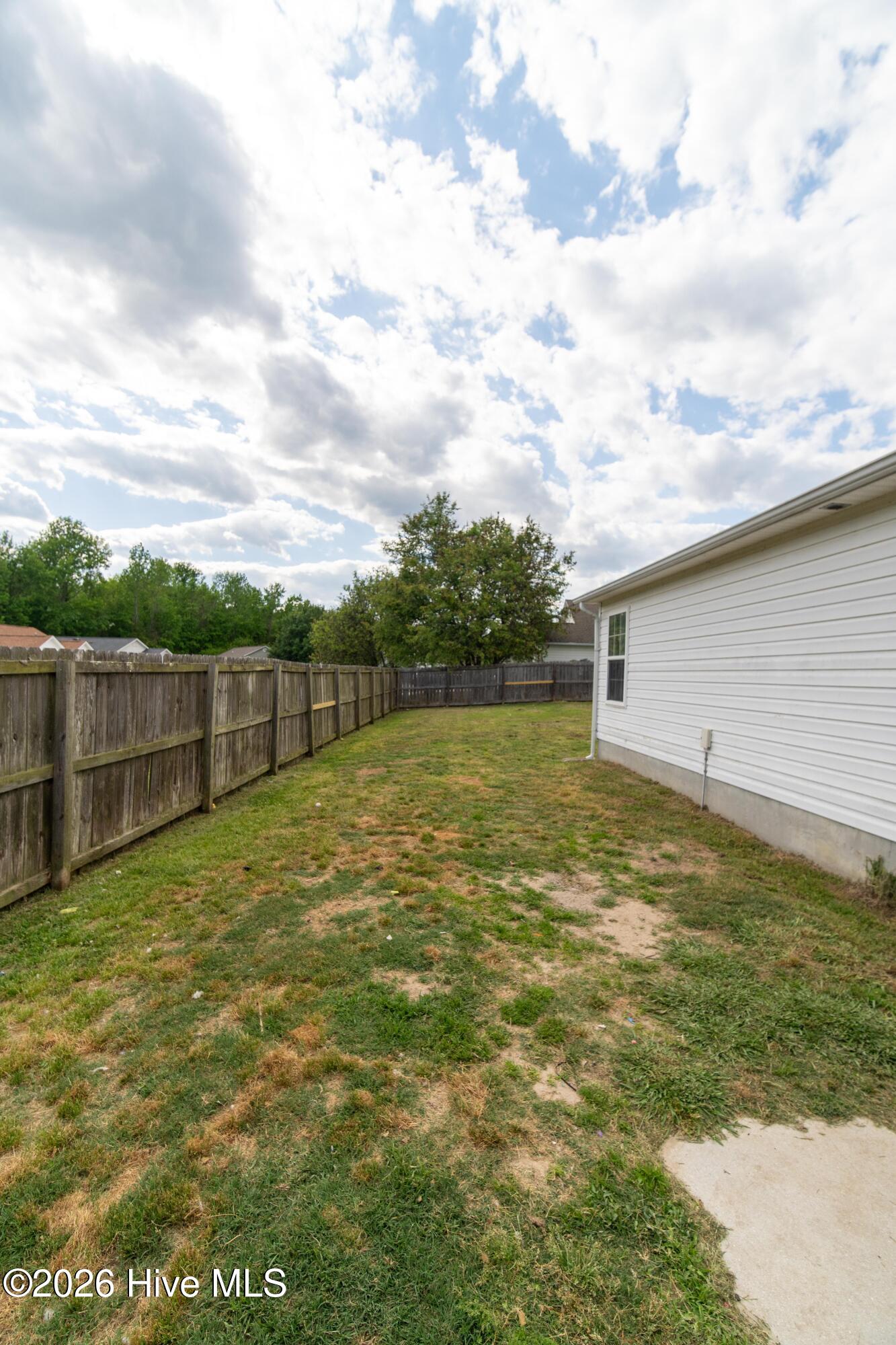 116 Eastgate backyard