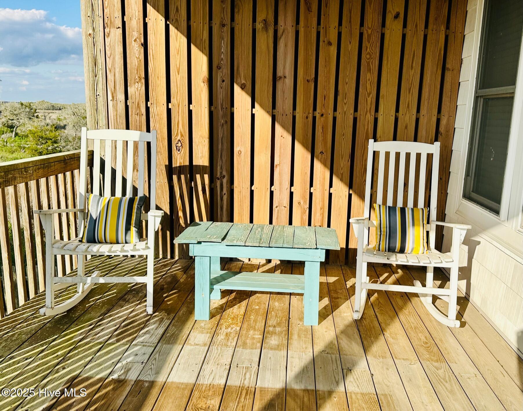 100499775 | Photo 11