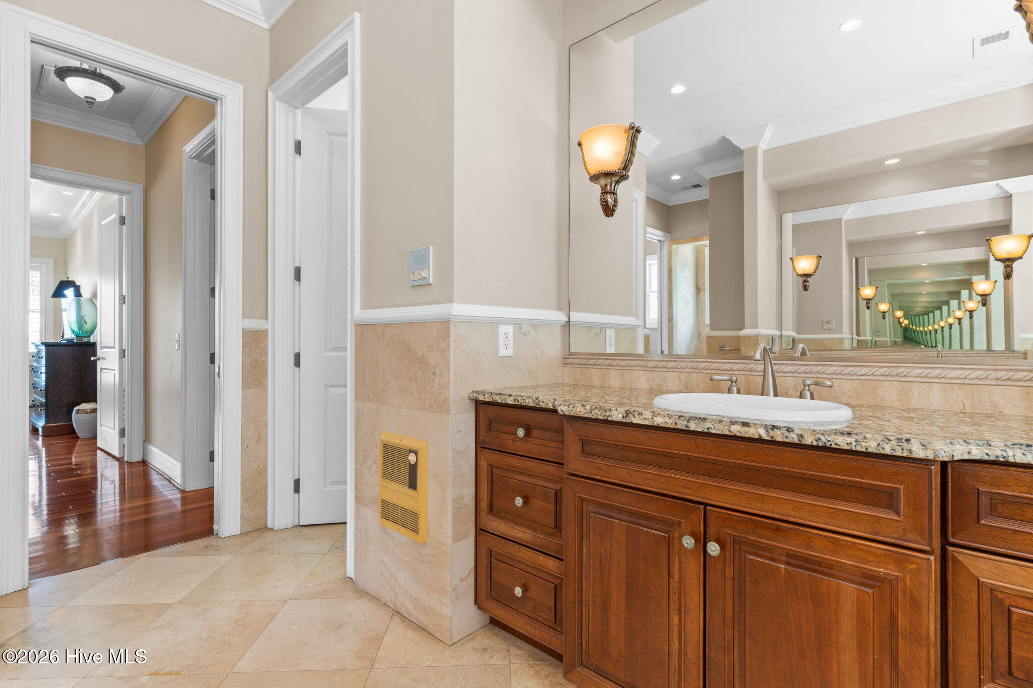 100554709 | Photo 59