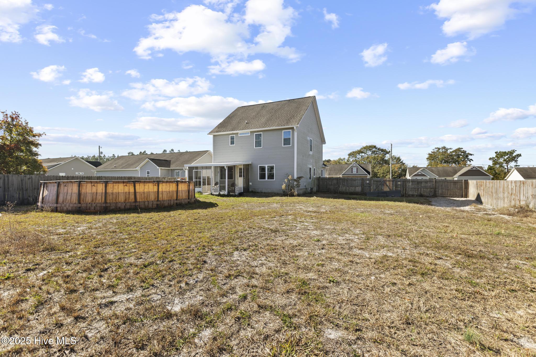 100541316 | Photo 25