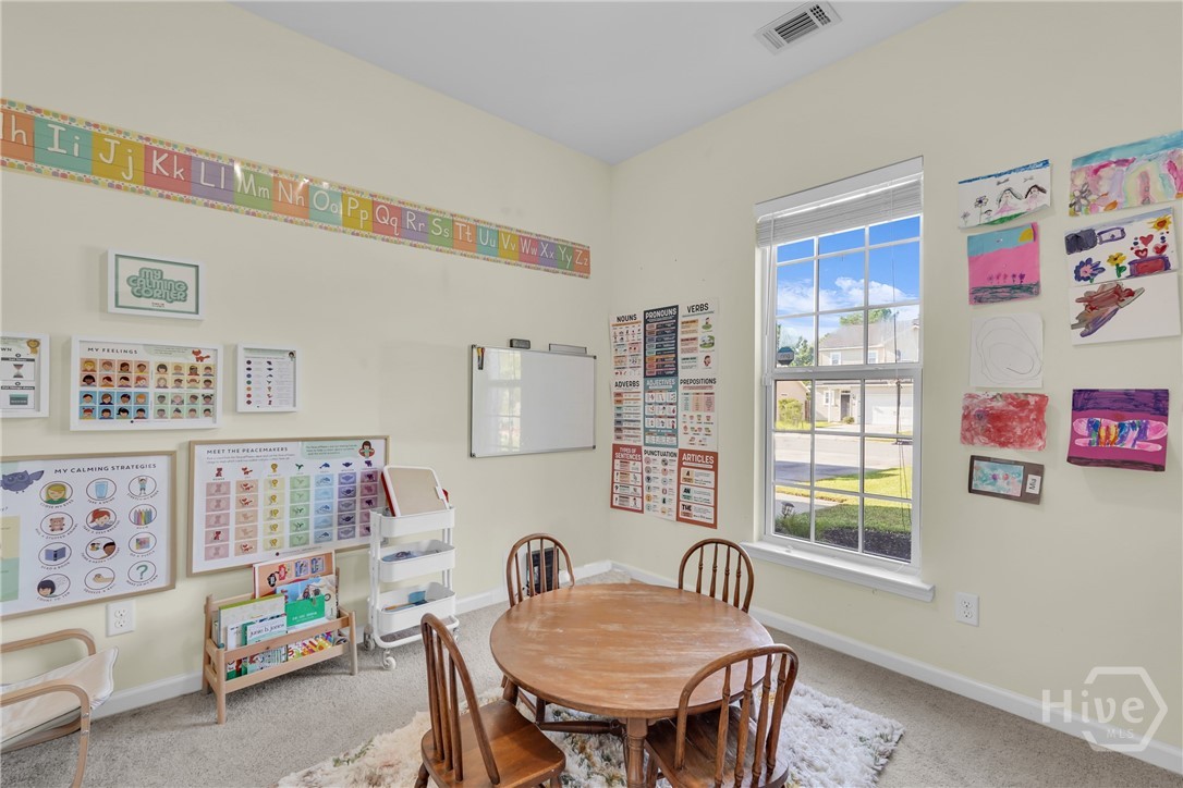 13 Twin Oaks Place