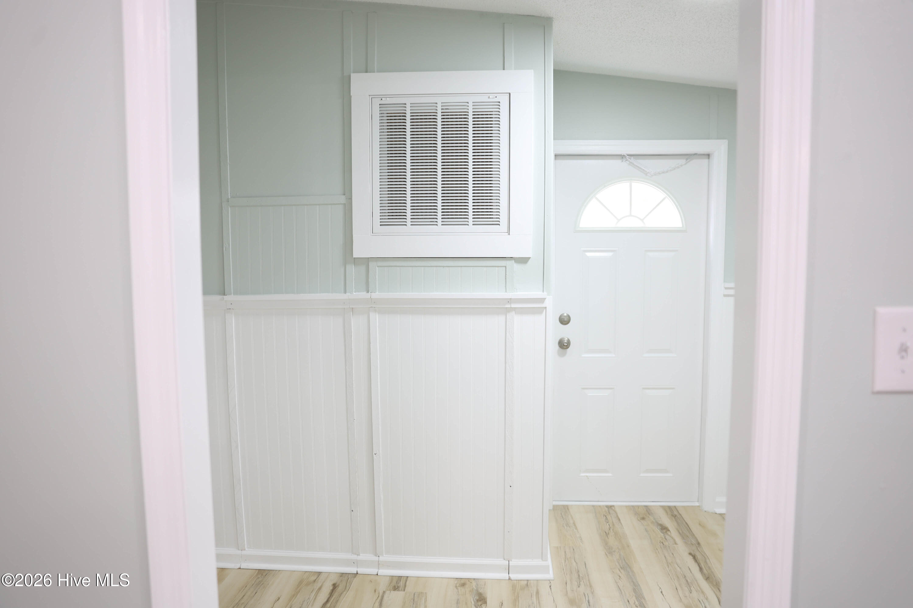 100567859 | Photo 14