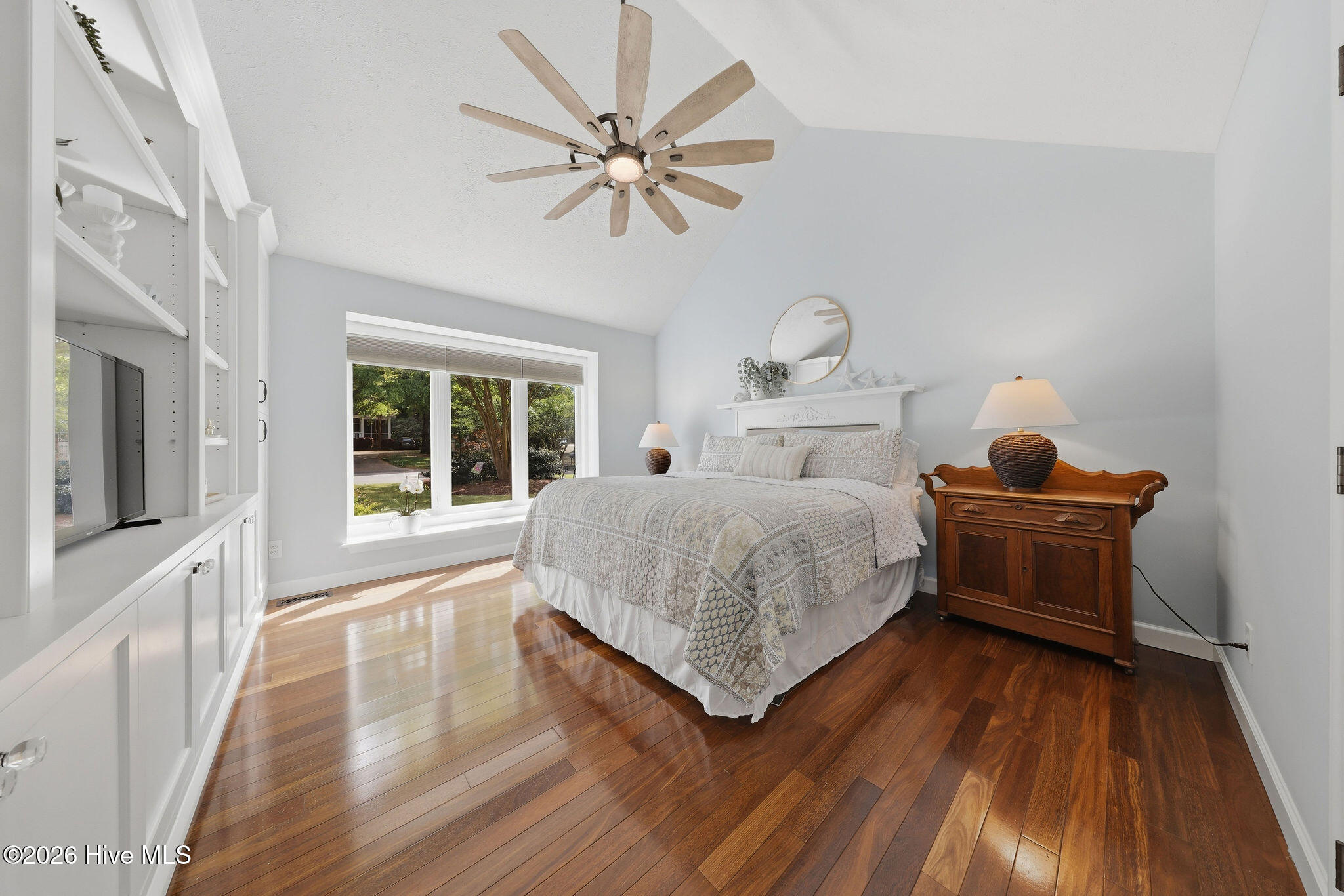 100567317 | Photo 17