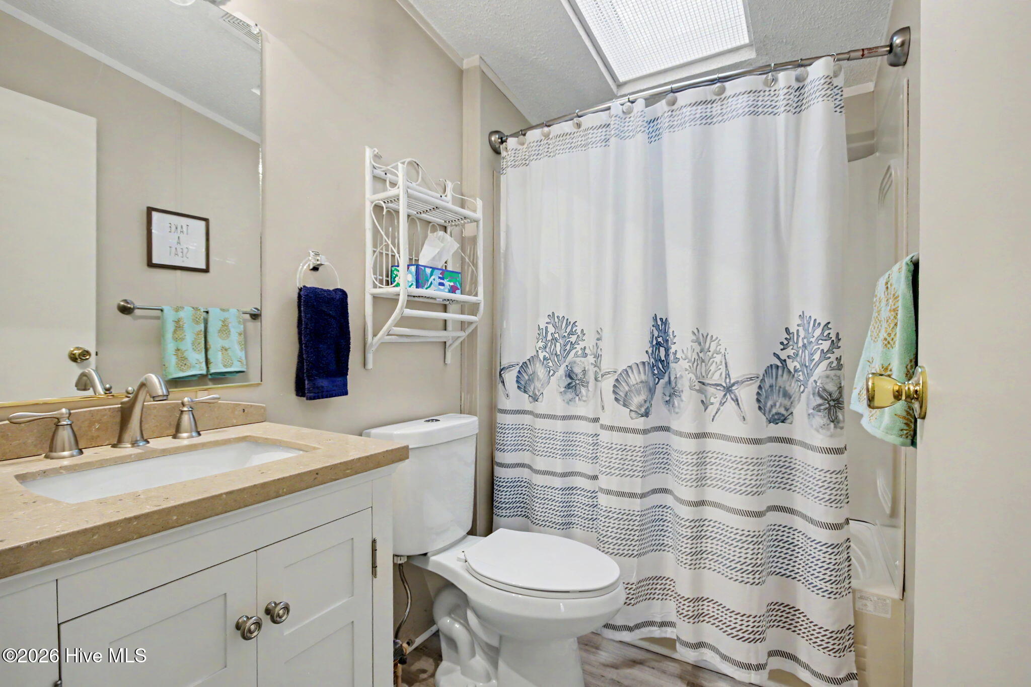 100568014 | Photo 11