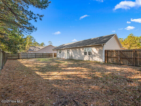 100565265 | Photo 13