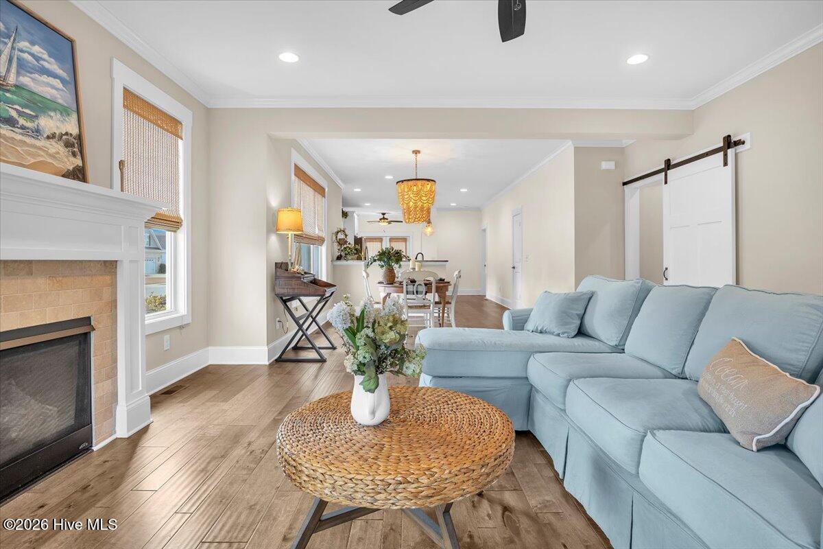 100558839 | Photo 15