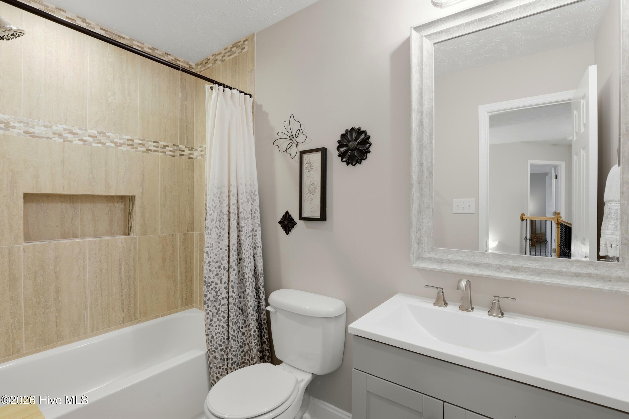 100558119 | Photo 27