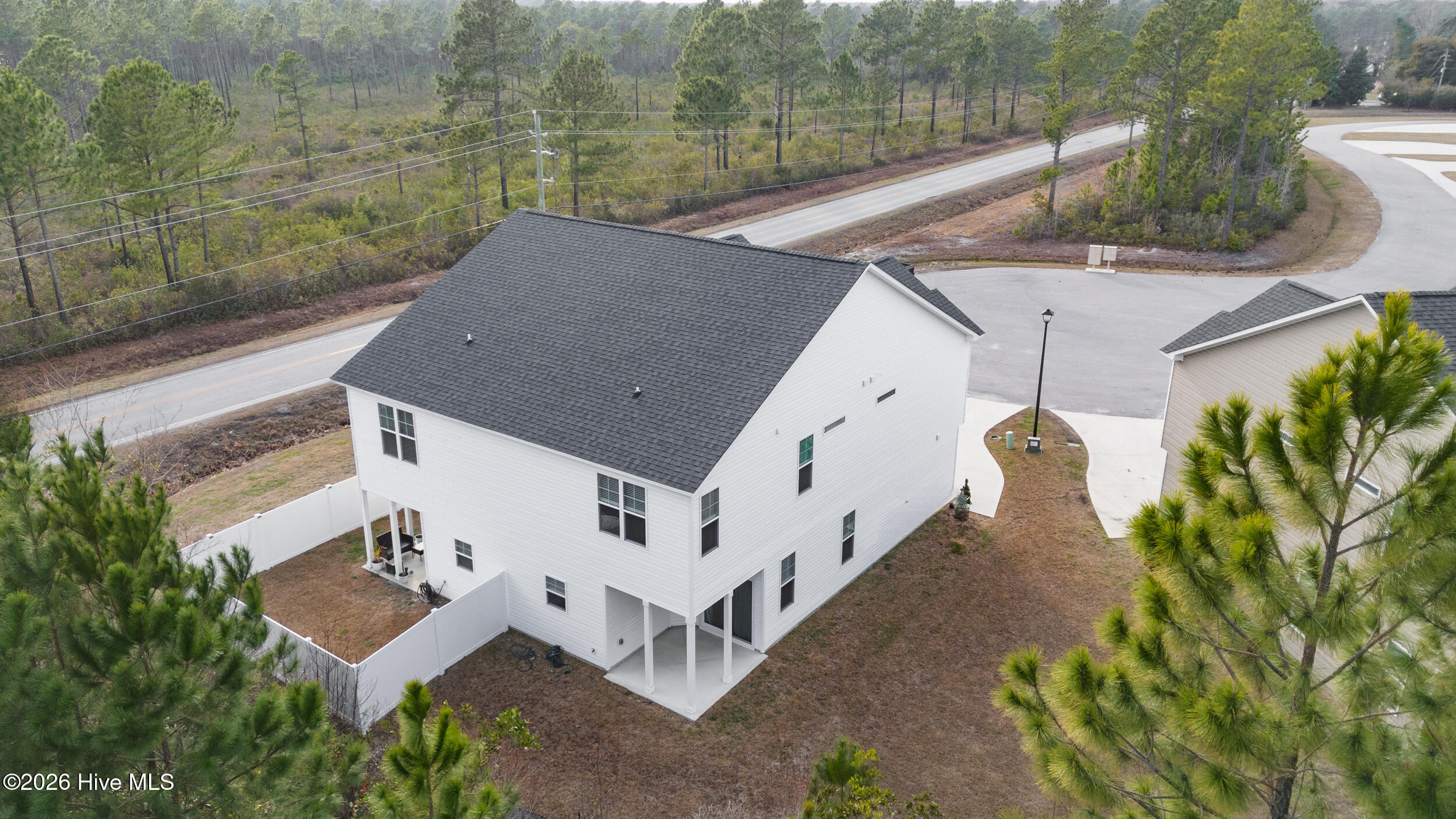 100557610 | Photo 38