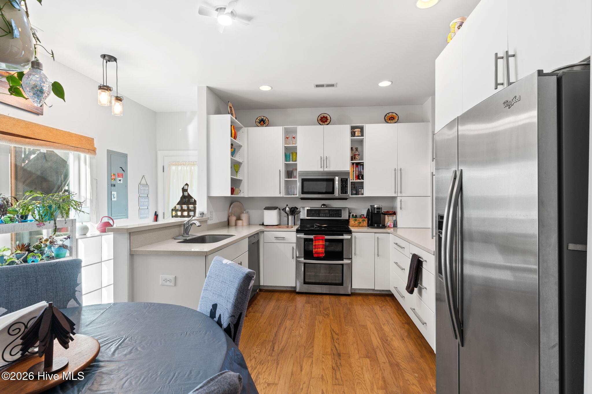 100546382 | Photo 11