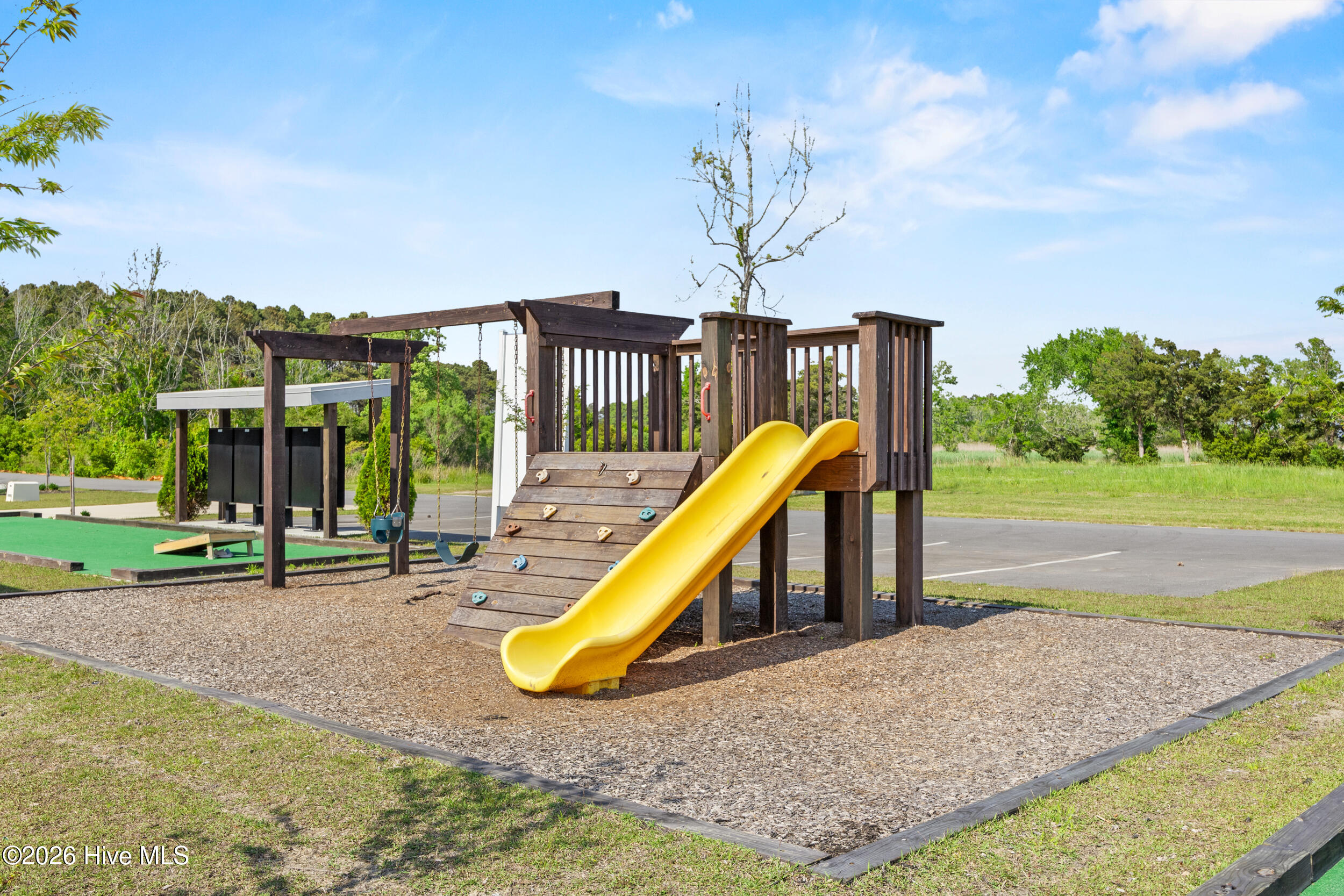 100568241 | Photo 76