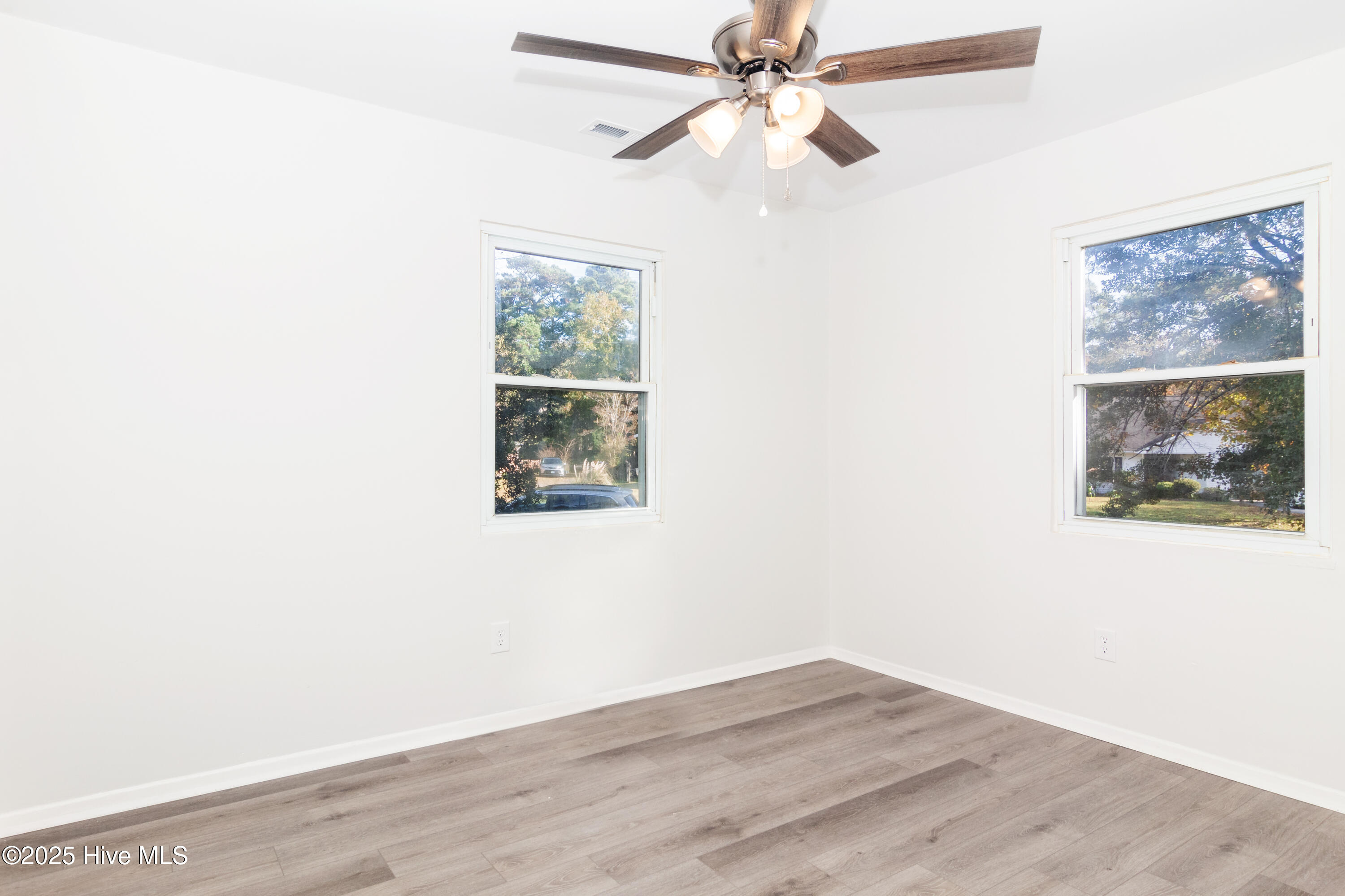 100541457 | Photo 40