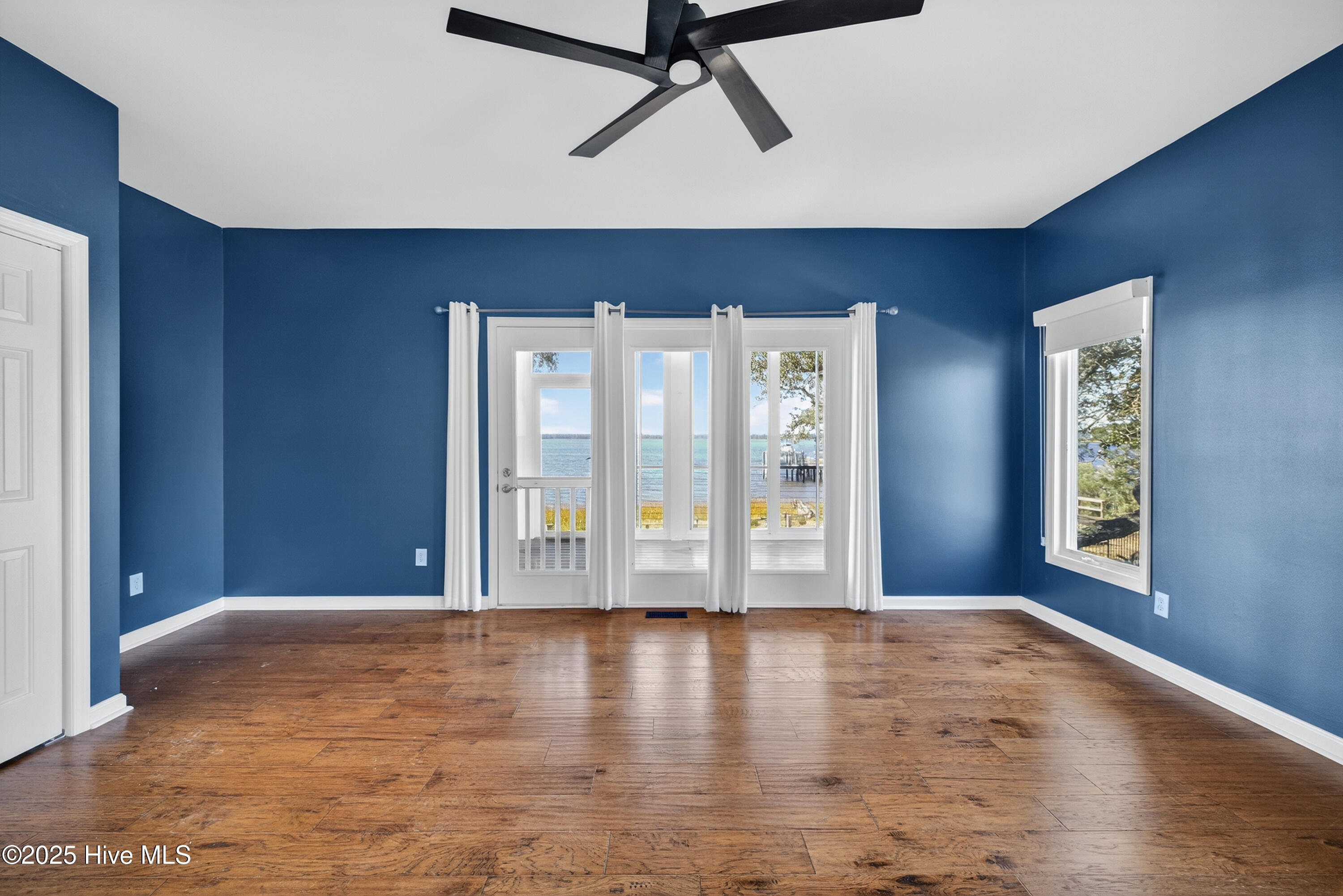 100539038 | Photo 47