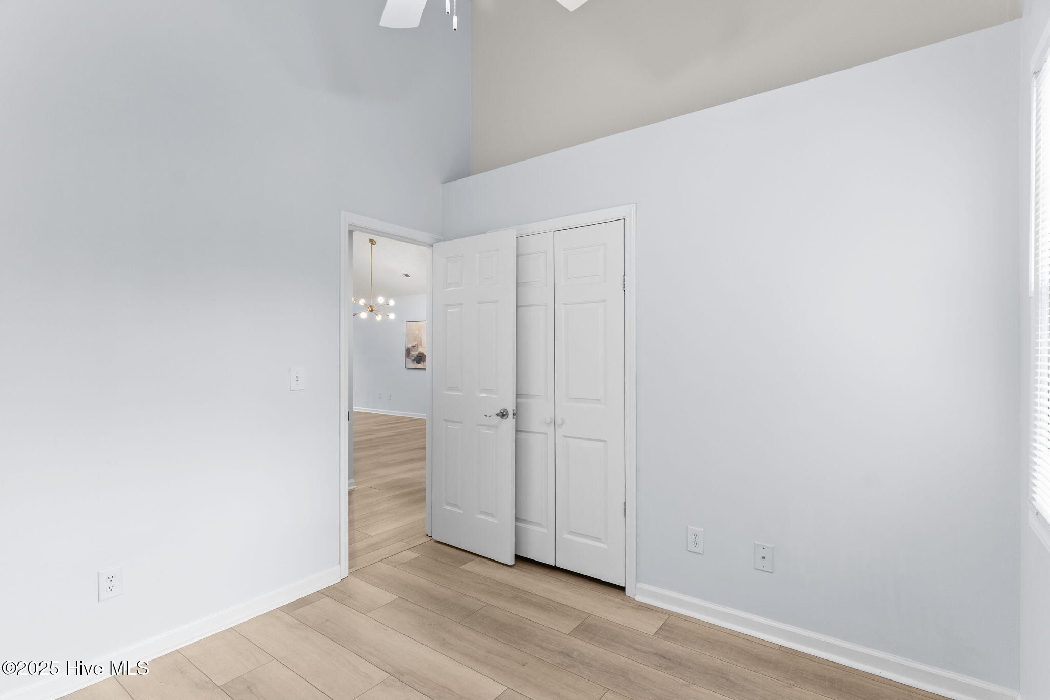 100534947 | Photo 26