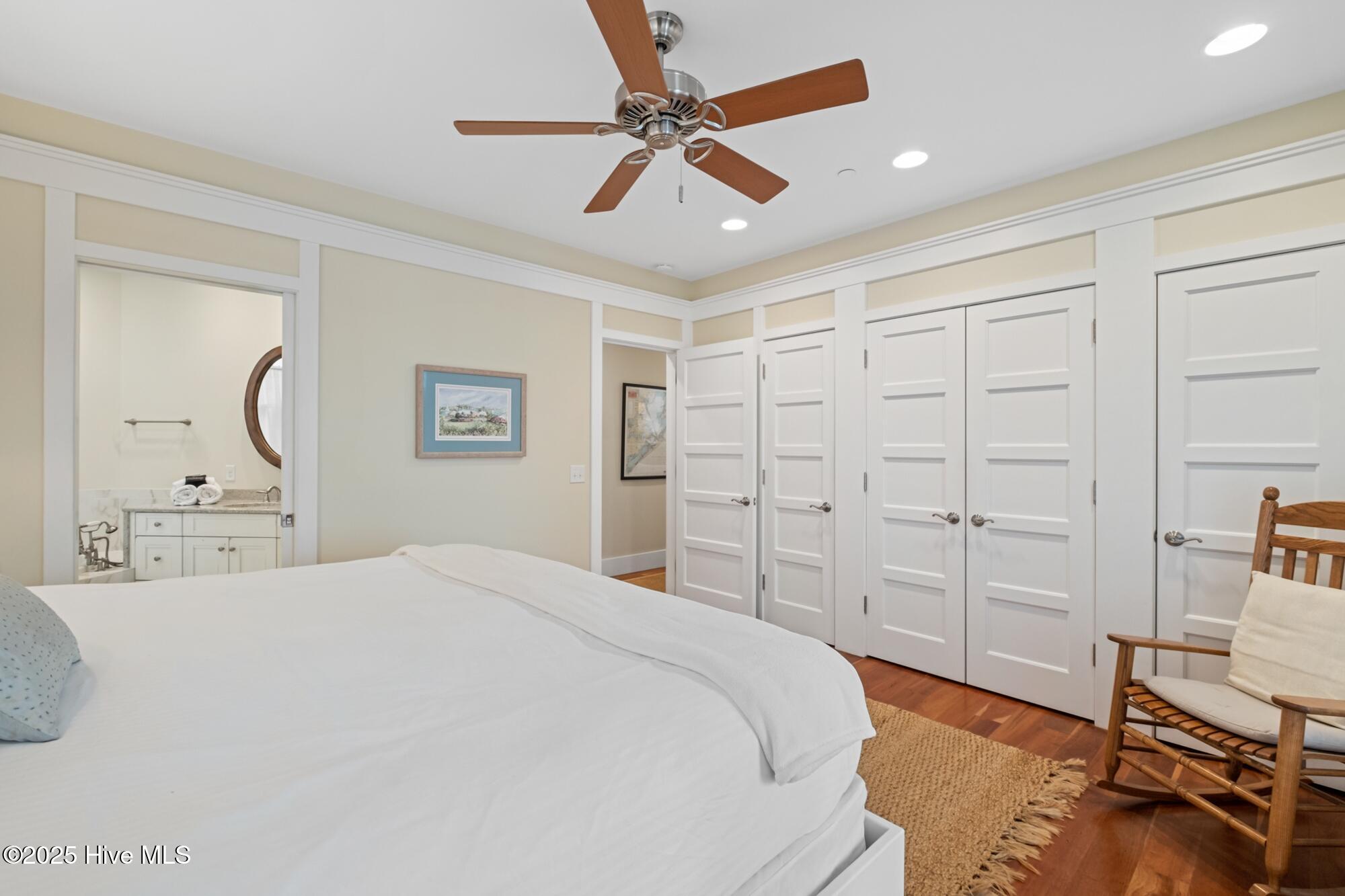 100492328 | Photo 25