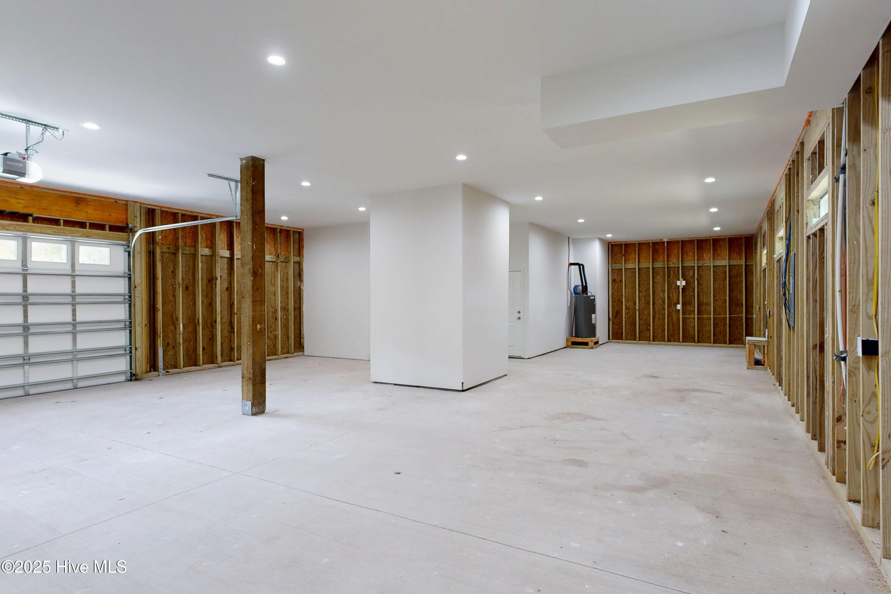 100534156 | Photo 37