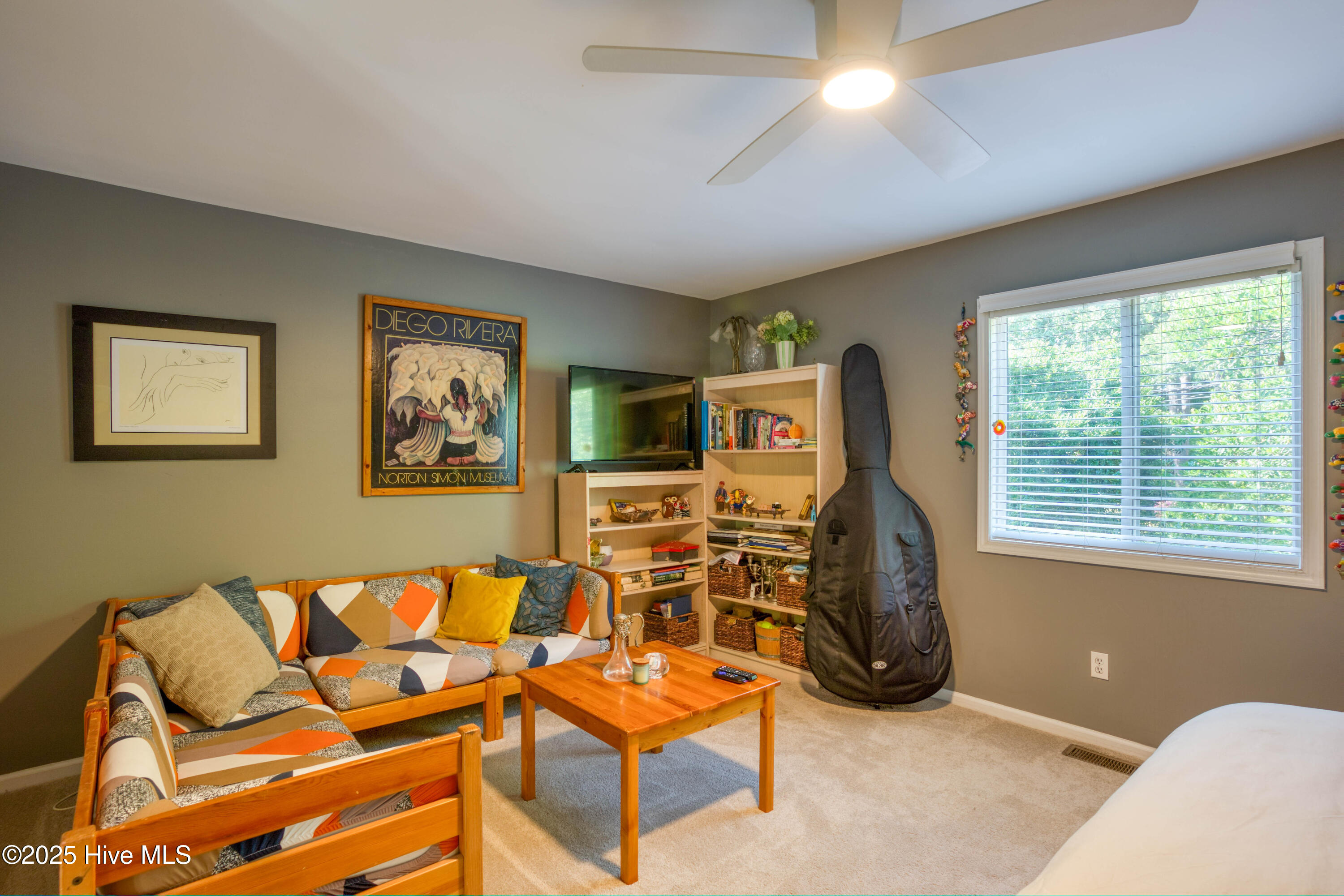 100518952 | Photo 24