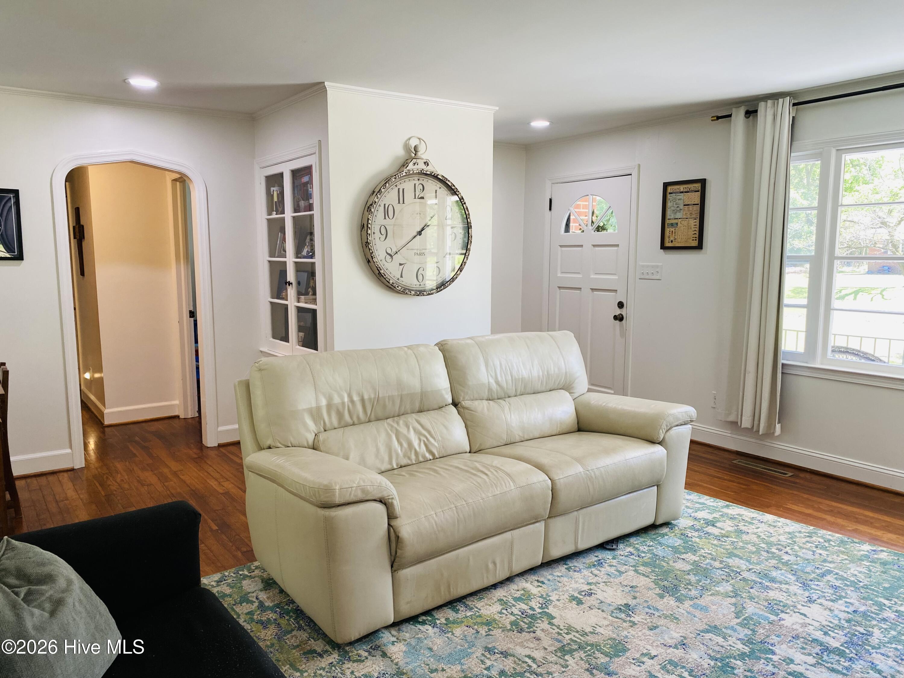 100569666 | Photo 22