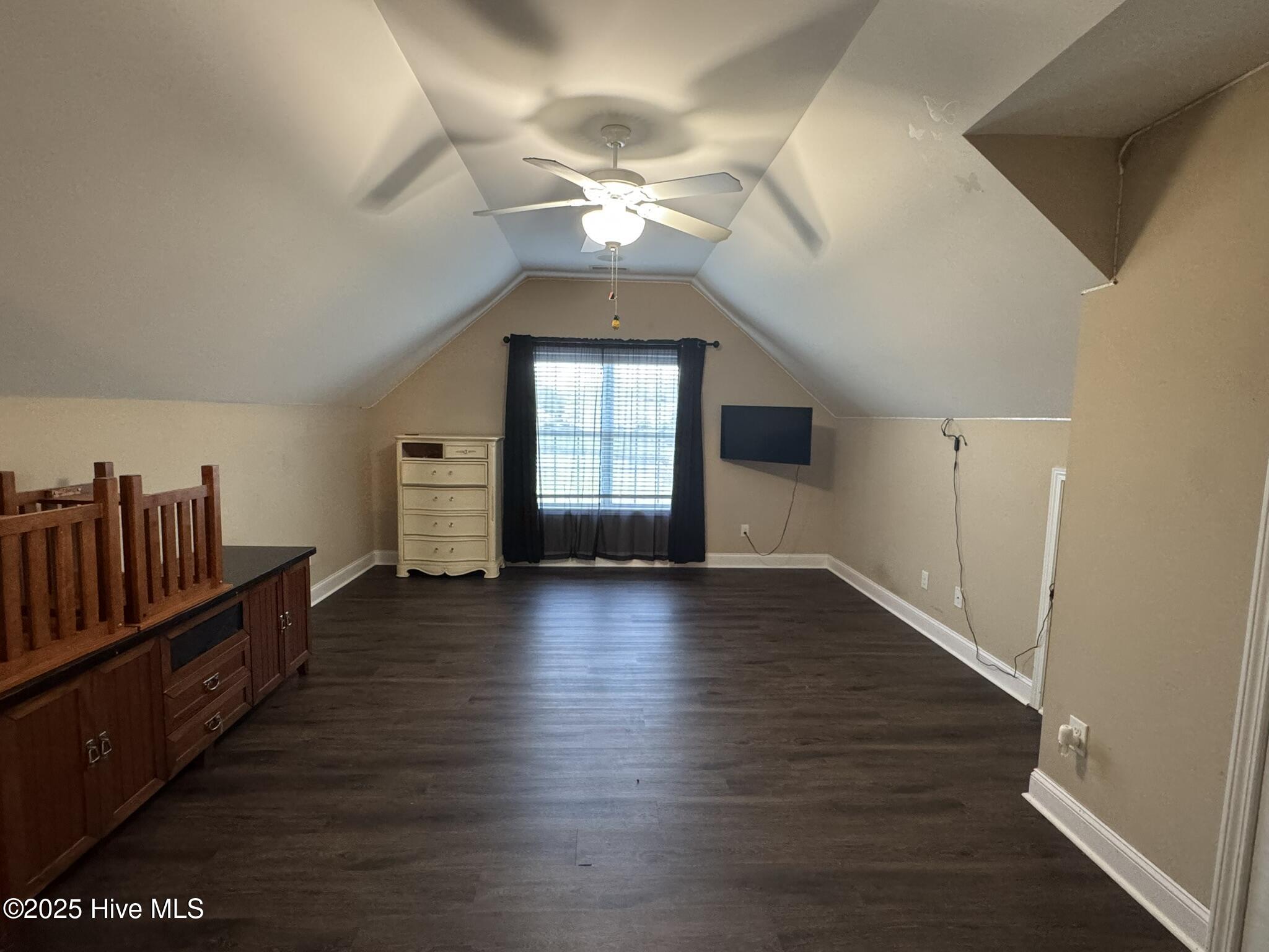 100520505 | Photo 27