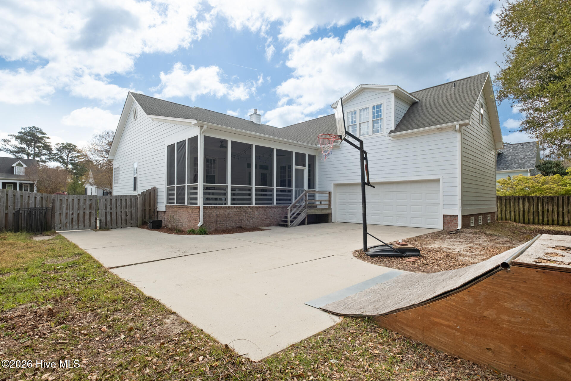 100564524 | Photo 54