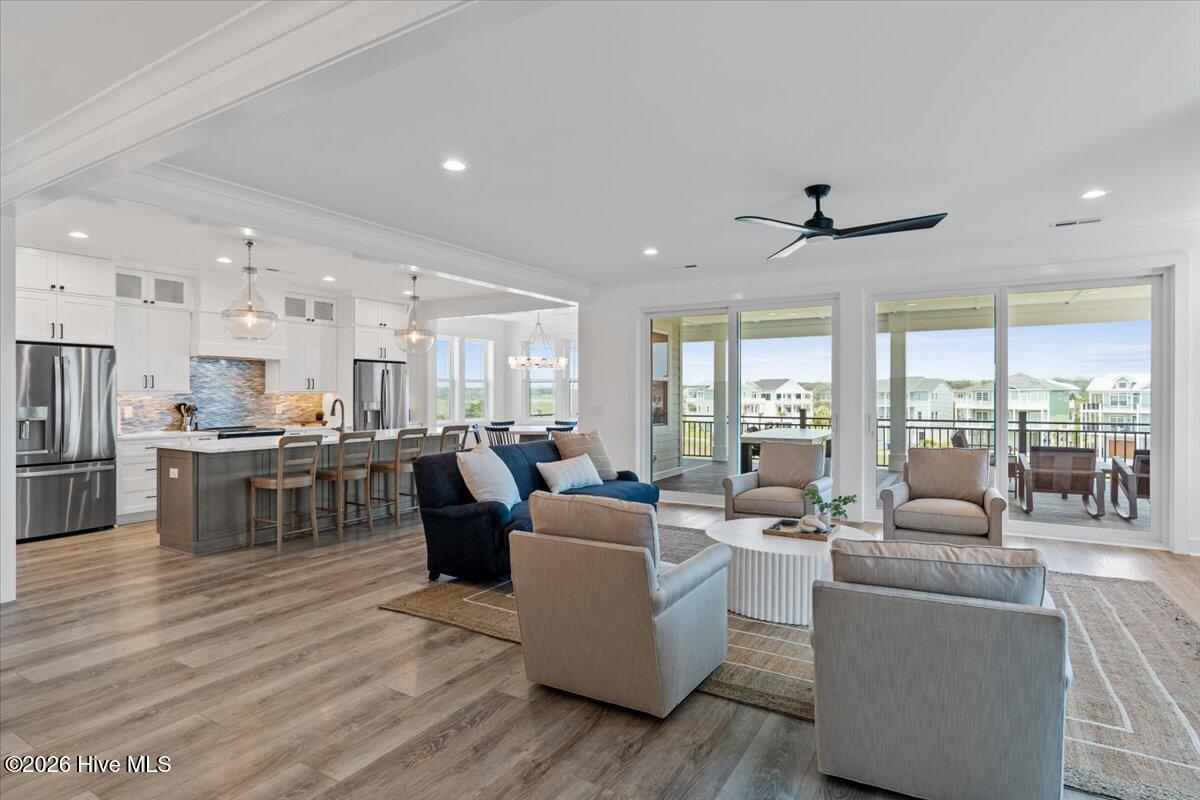 100552016 | Photo 10