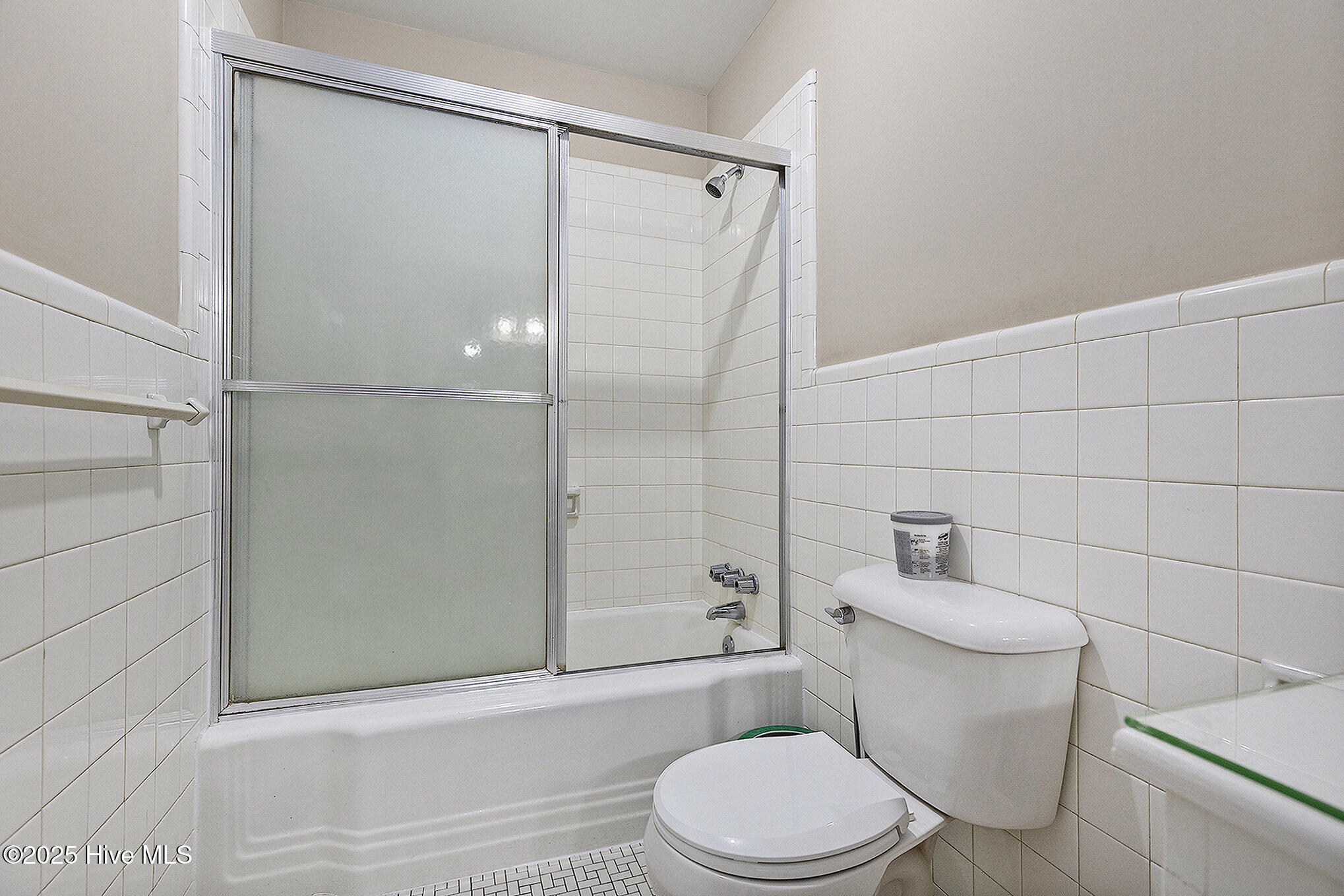 100537209 | Photo 28