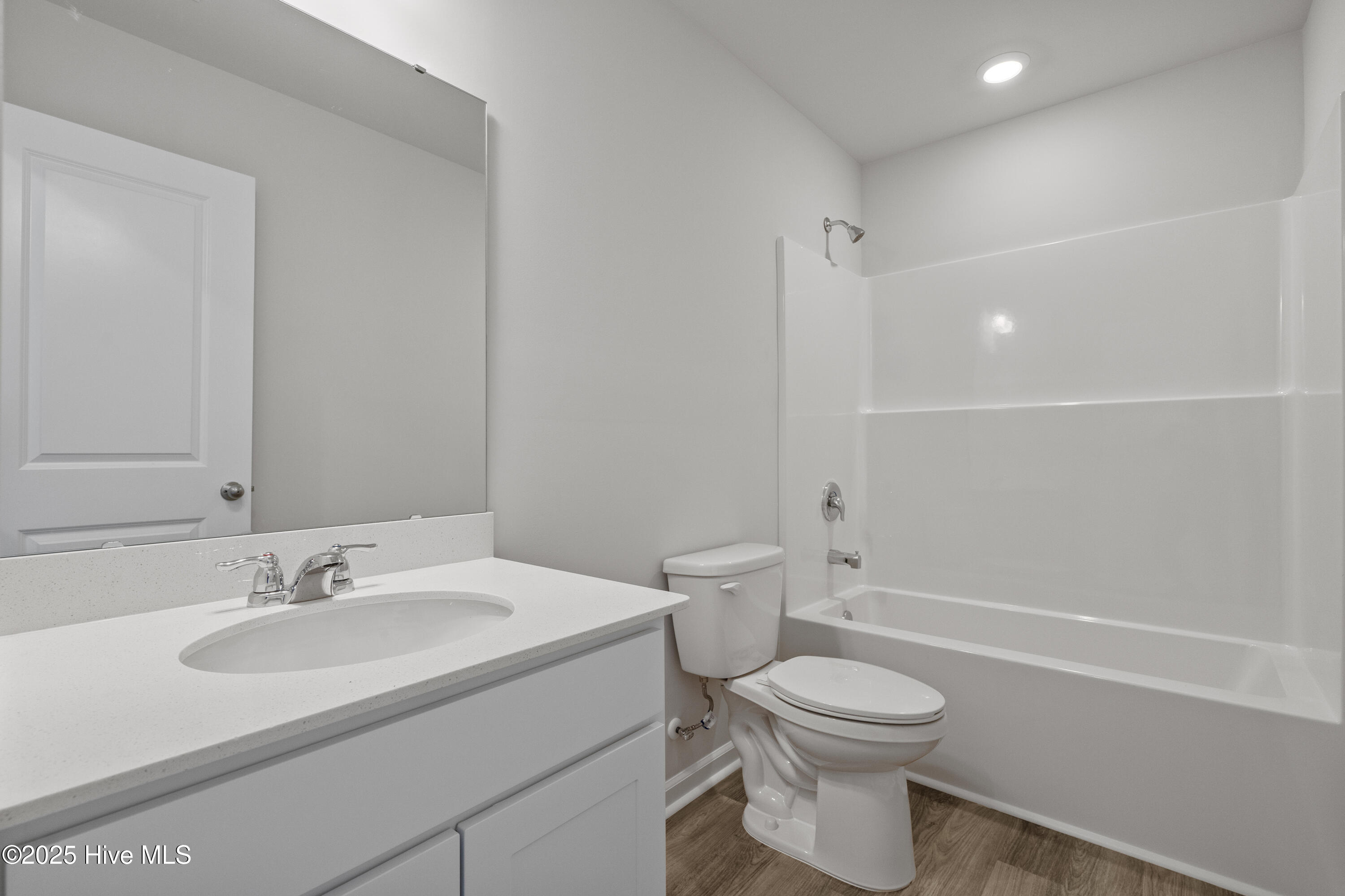 100528308 | Photo 18