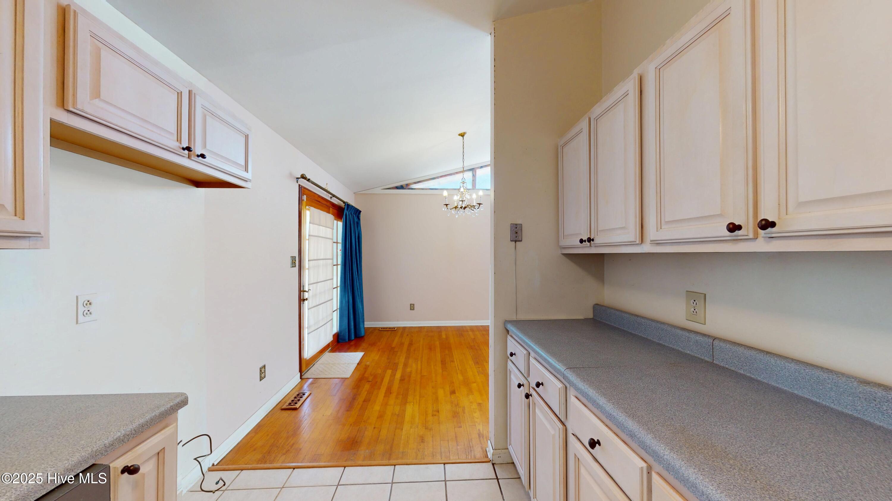 100541528 | Photo 14