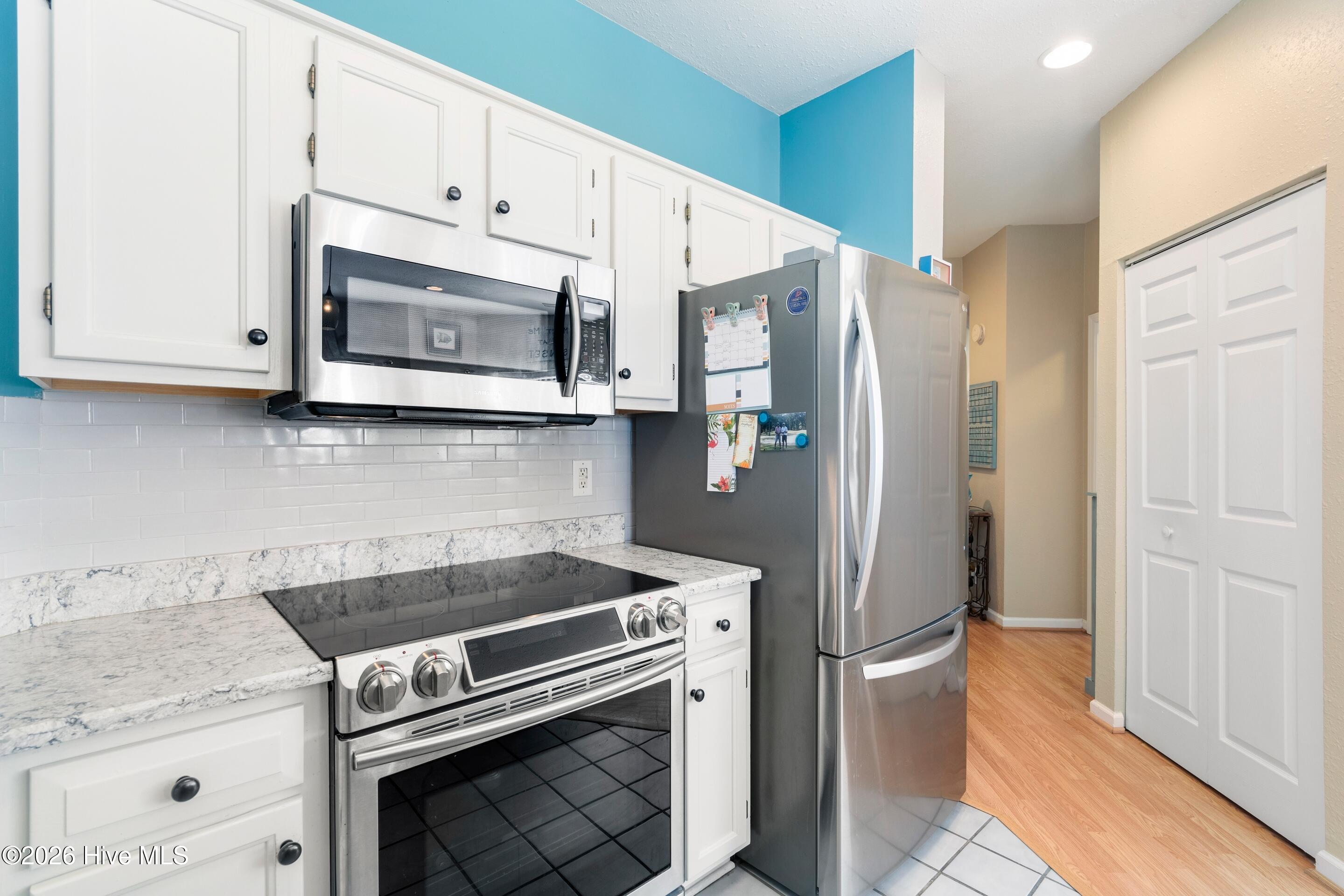 100548486 | Photo 26