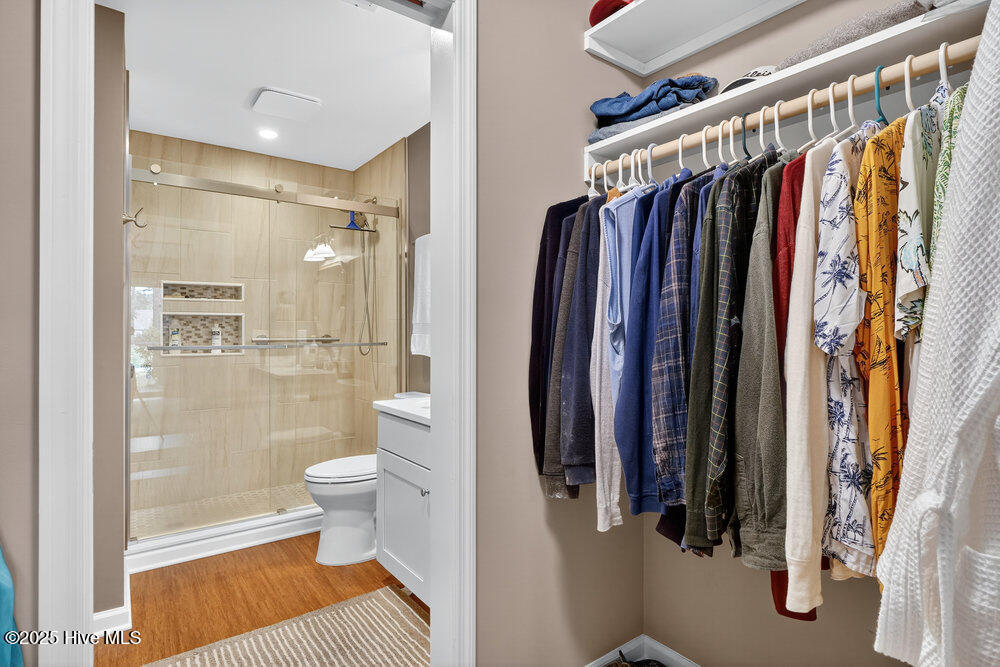 100526427 | Photo 14