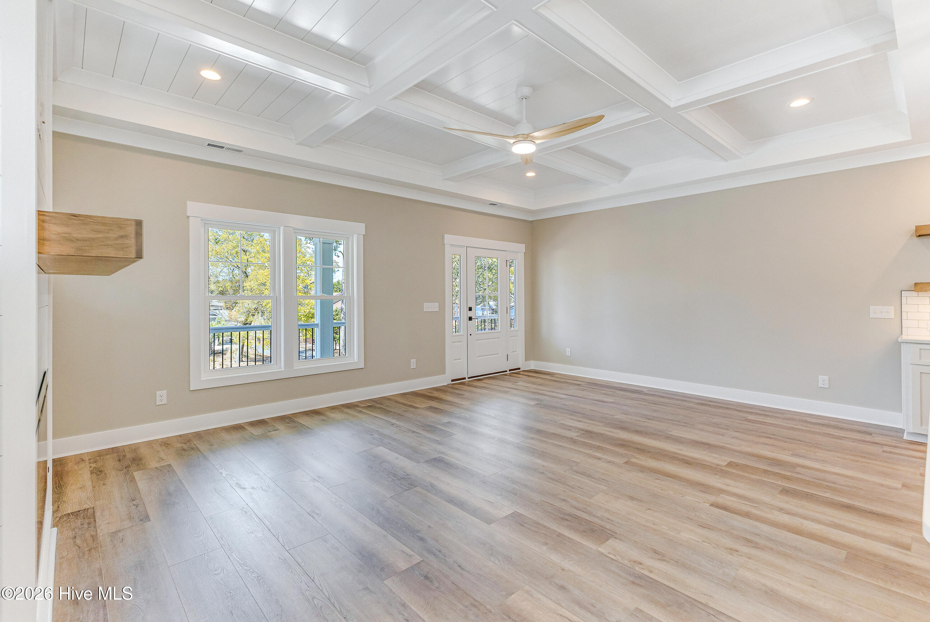 100564365 | Photo 11