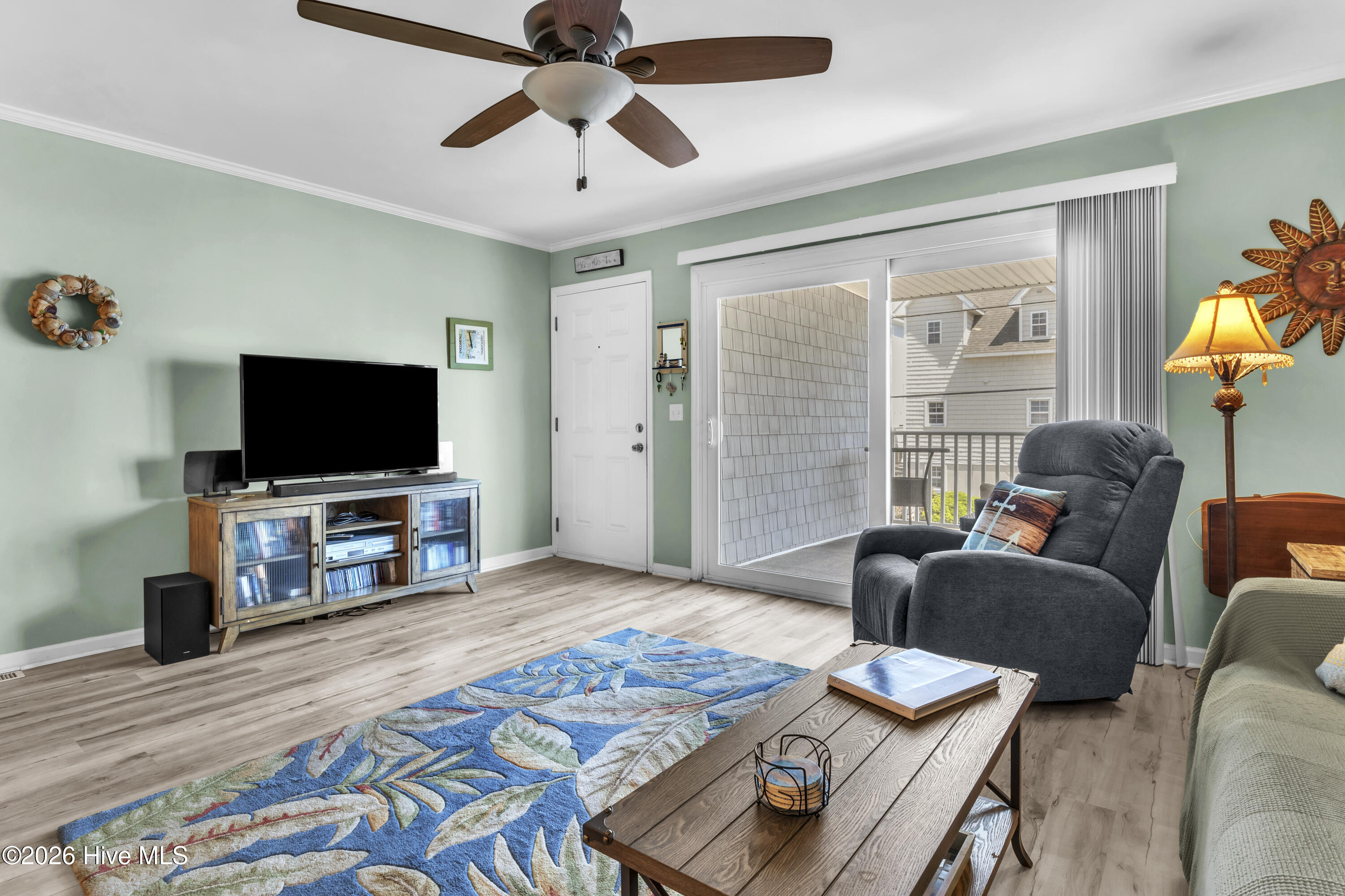 100569853 | Photo 13