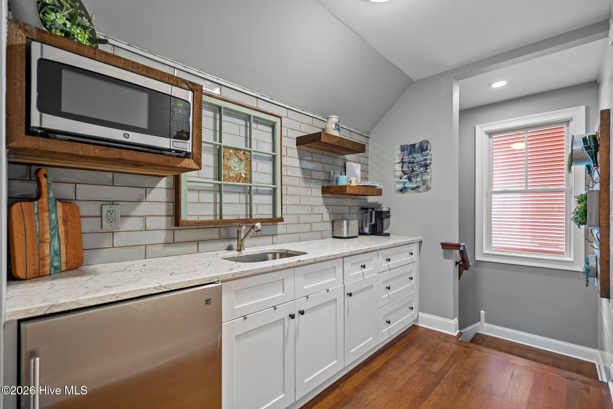 100551618 | Photo 65