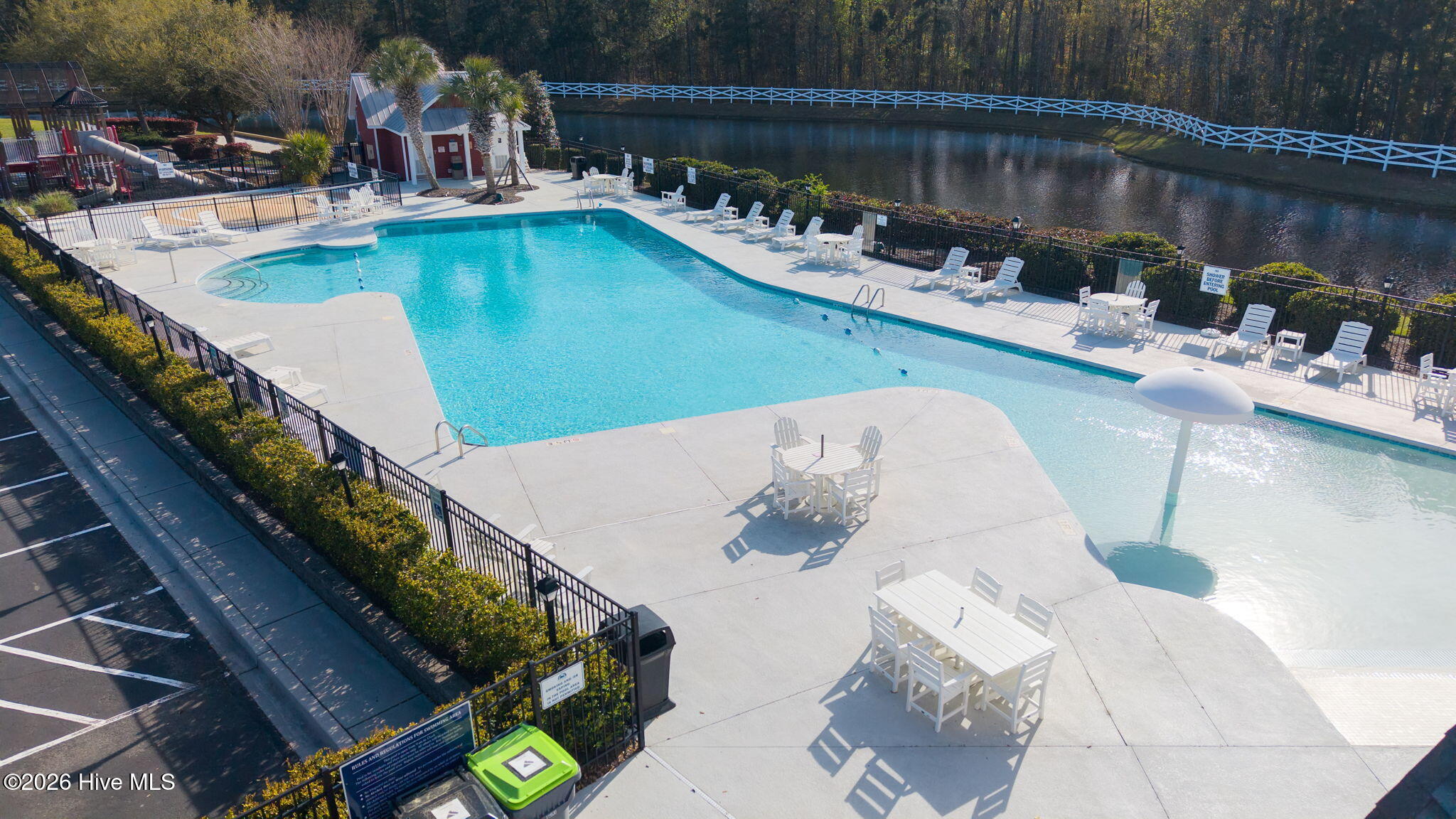 100562762 | Photo 35