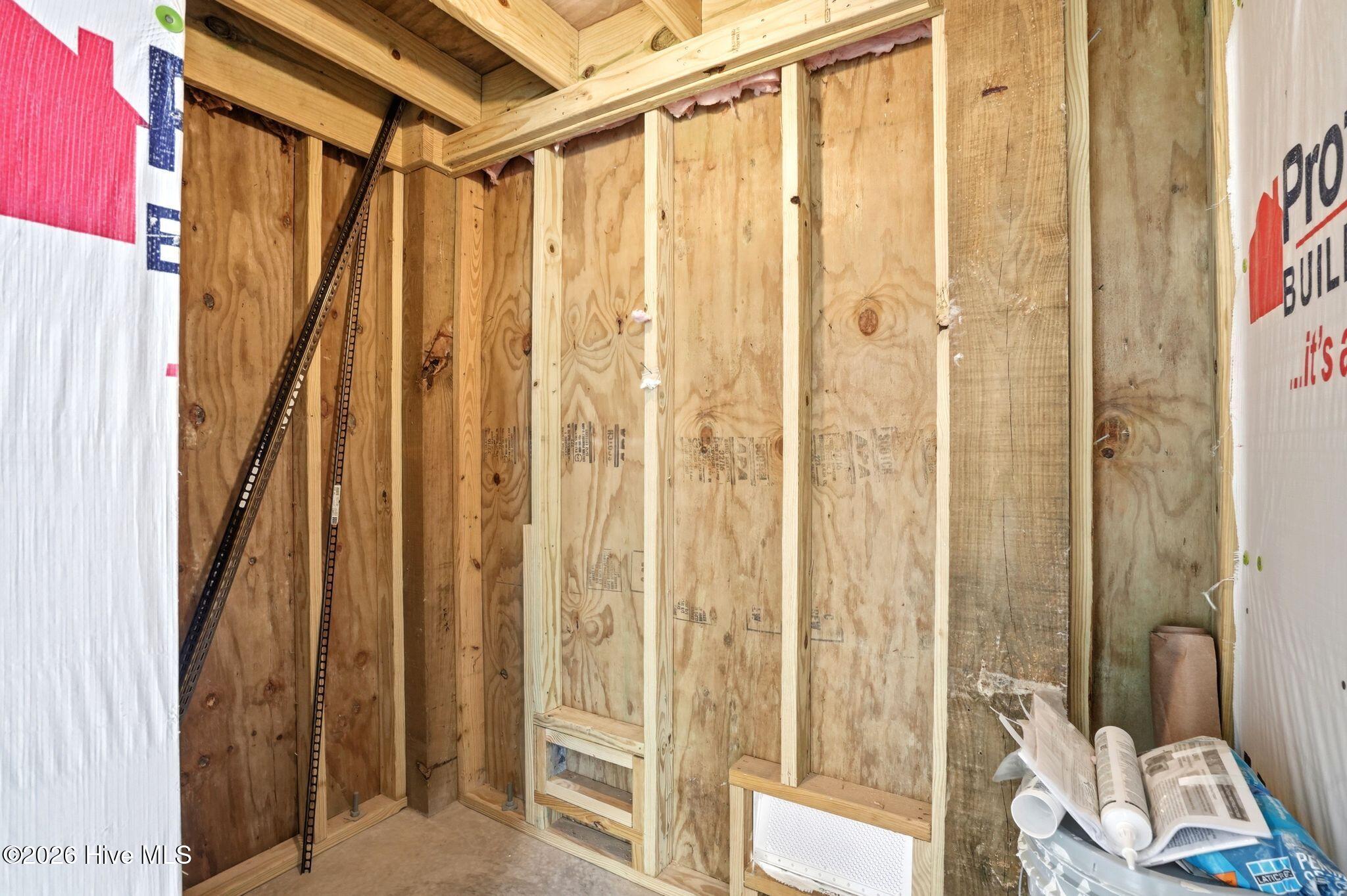 100561284 | Photo 16