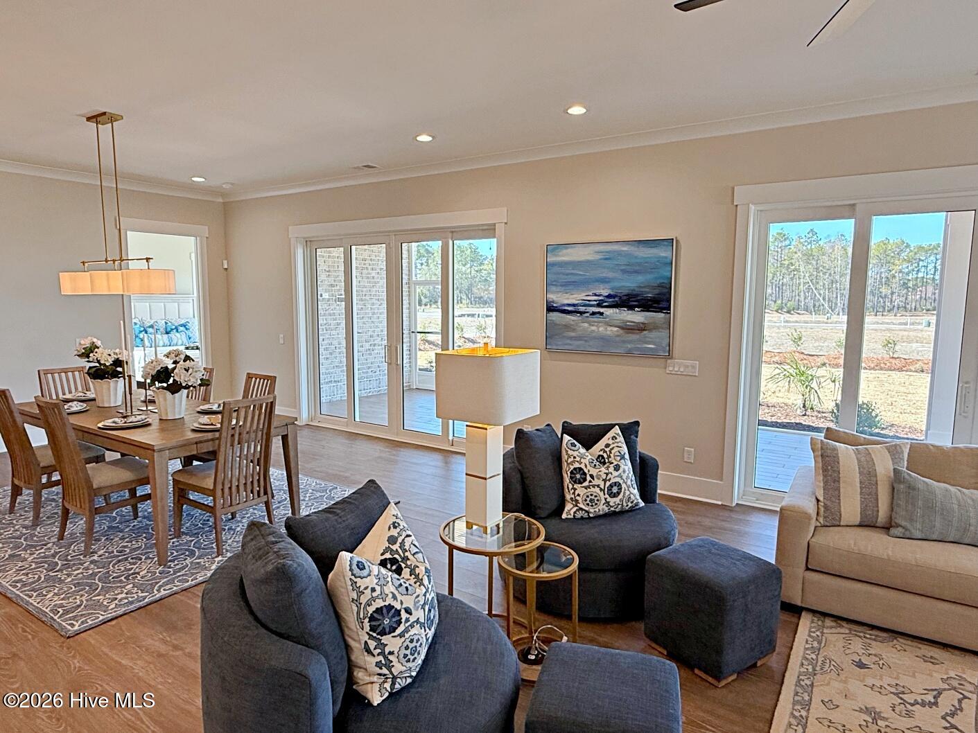 100553338 | Photo 19