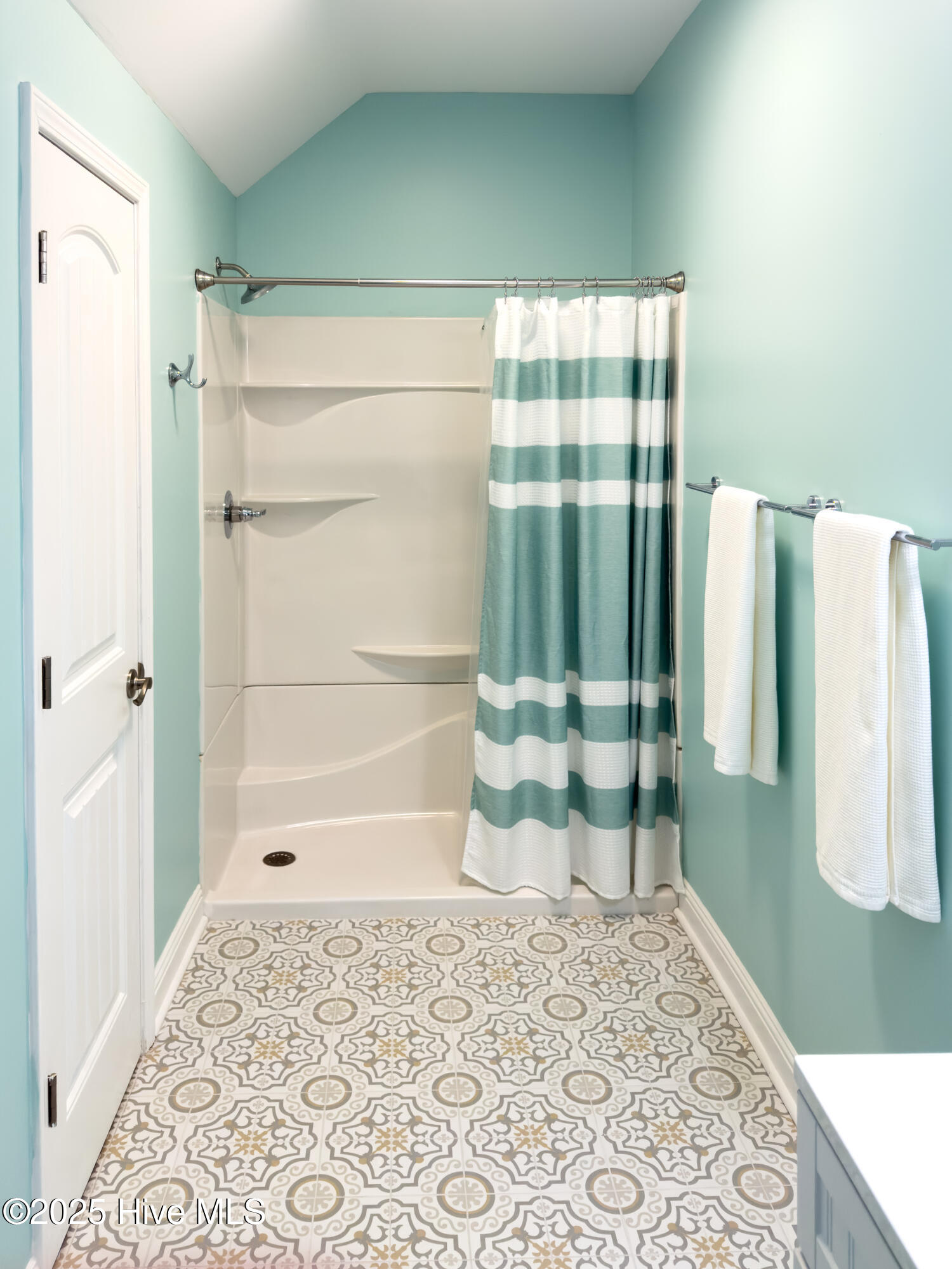 100543771 | Photo 43