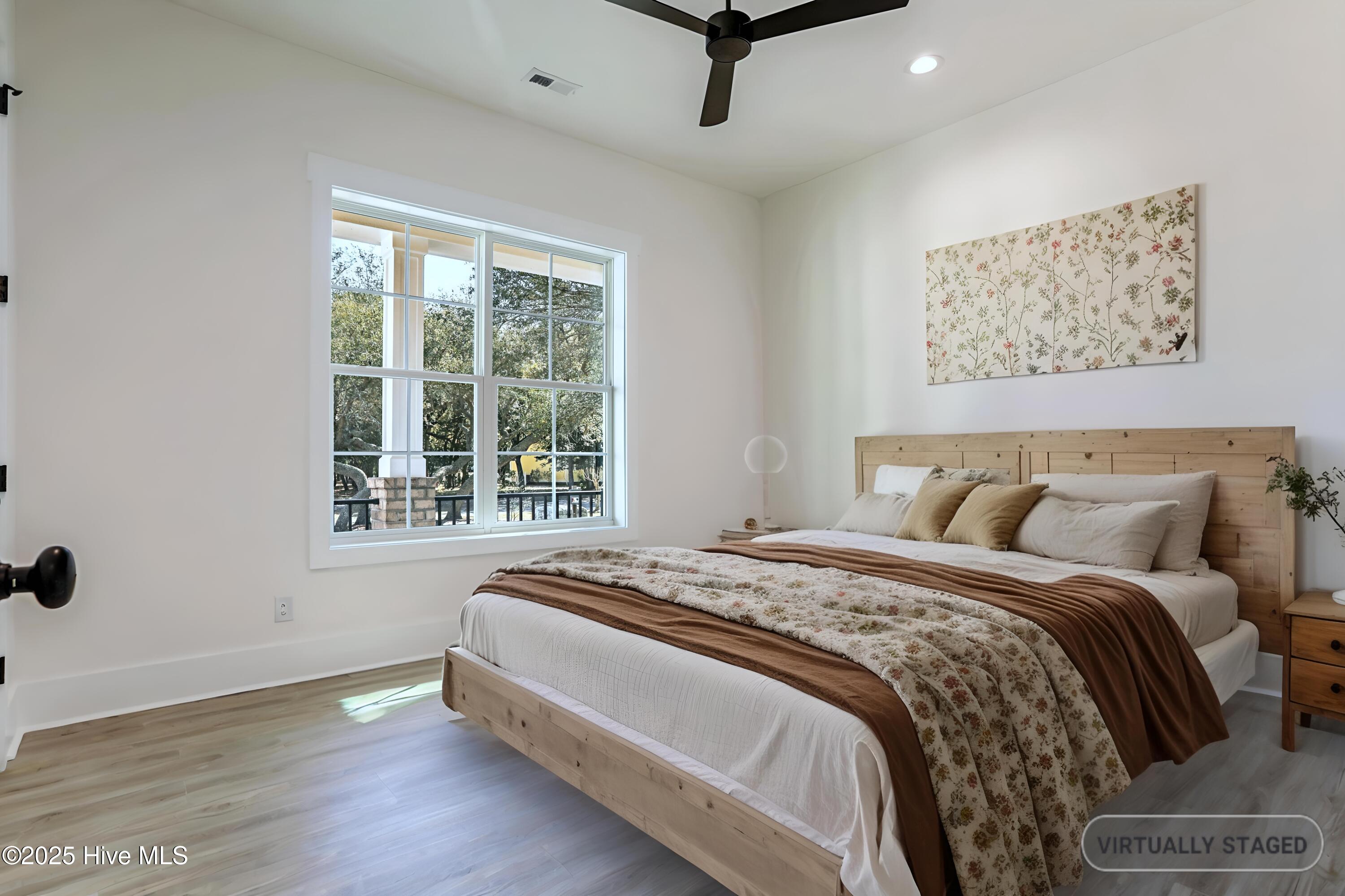 100535738 | Photo 13