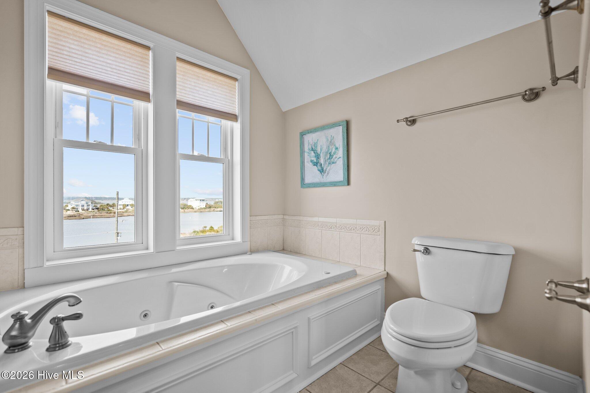 100562244 | Photo 44