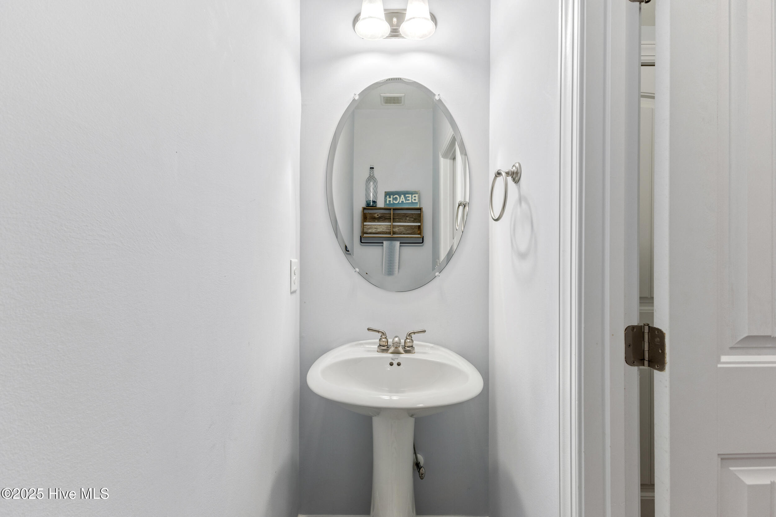 100533307 | Photo 37