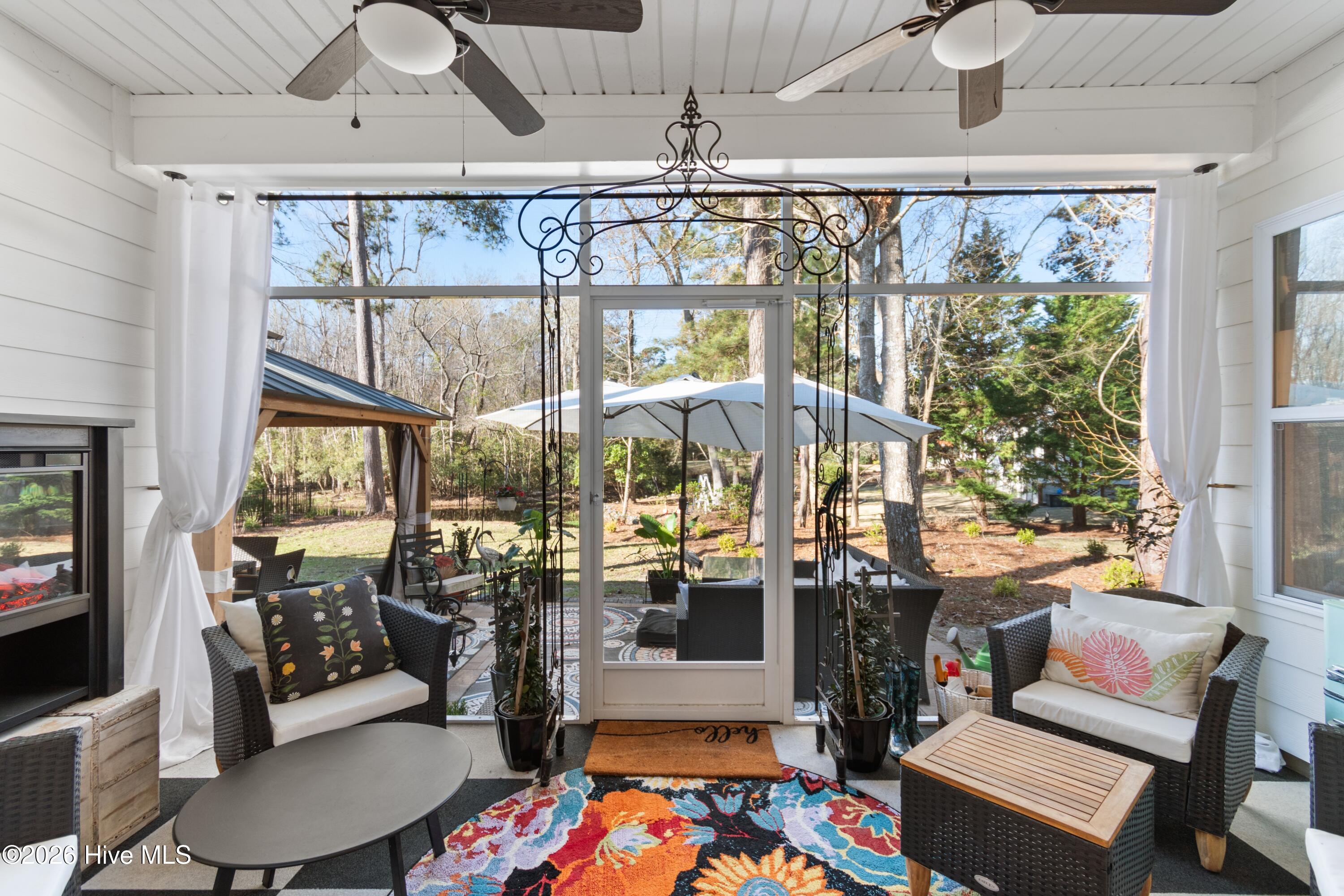 100561592 | Photo 37