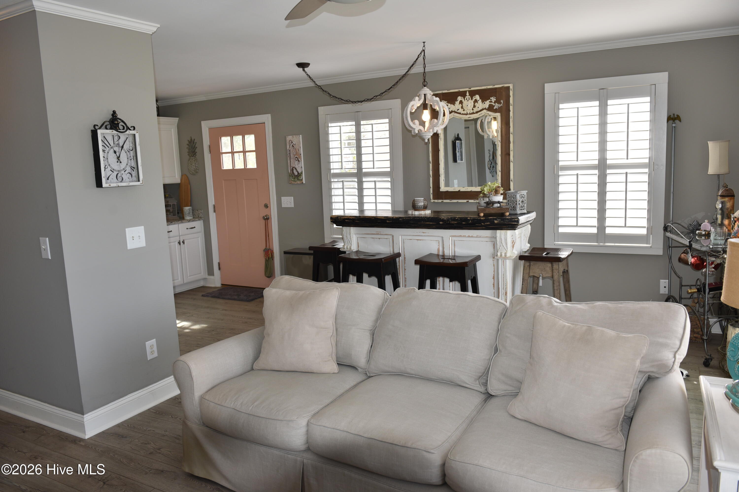 100559366 | Photo 17