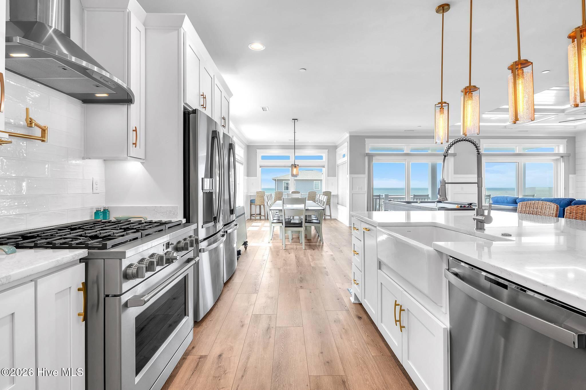 100558345 | Photo 27