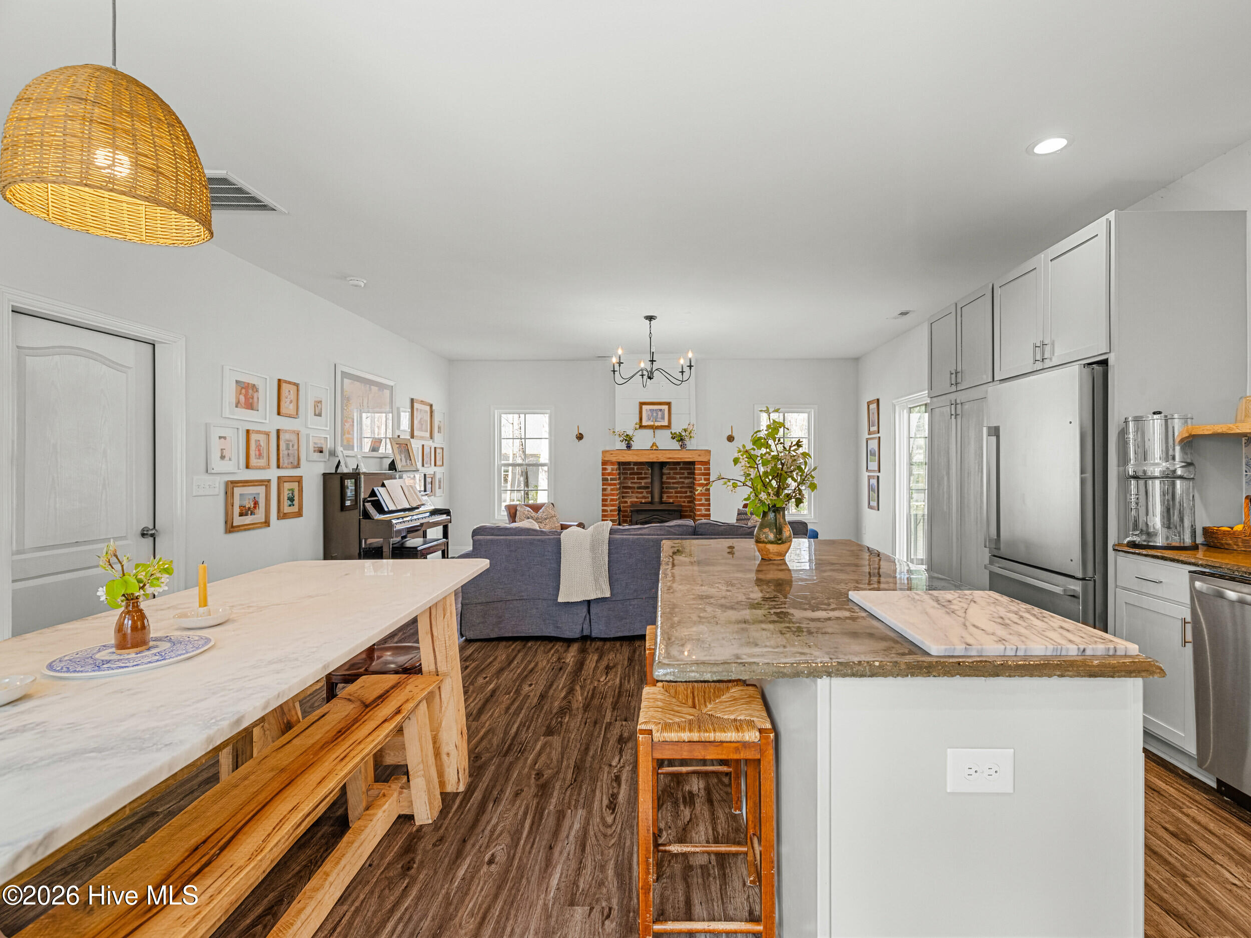 100558735 | Photo 15