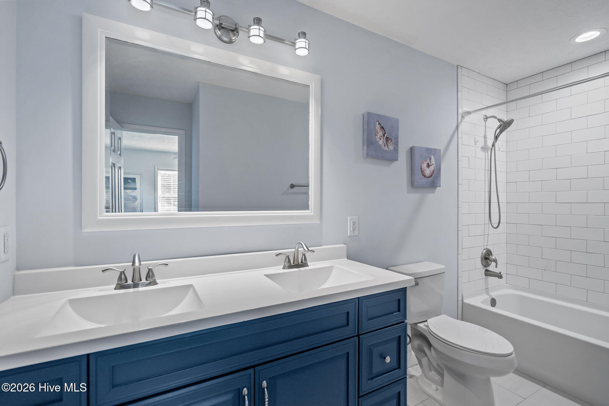 100555405 | Photo 44