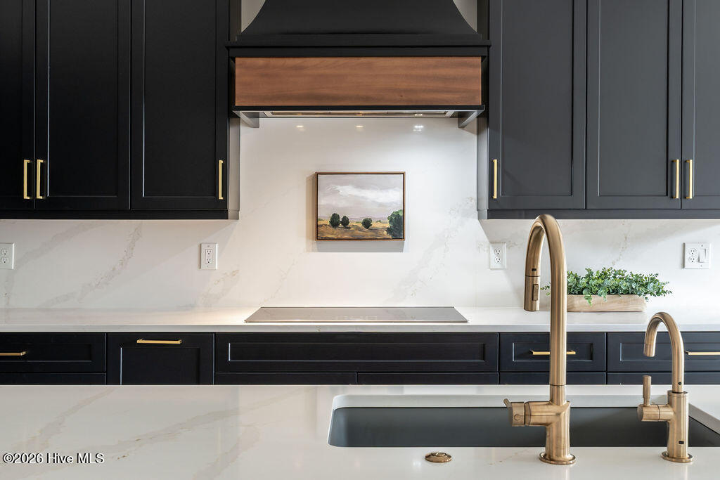 100558848 | Photo 18