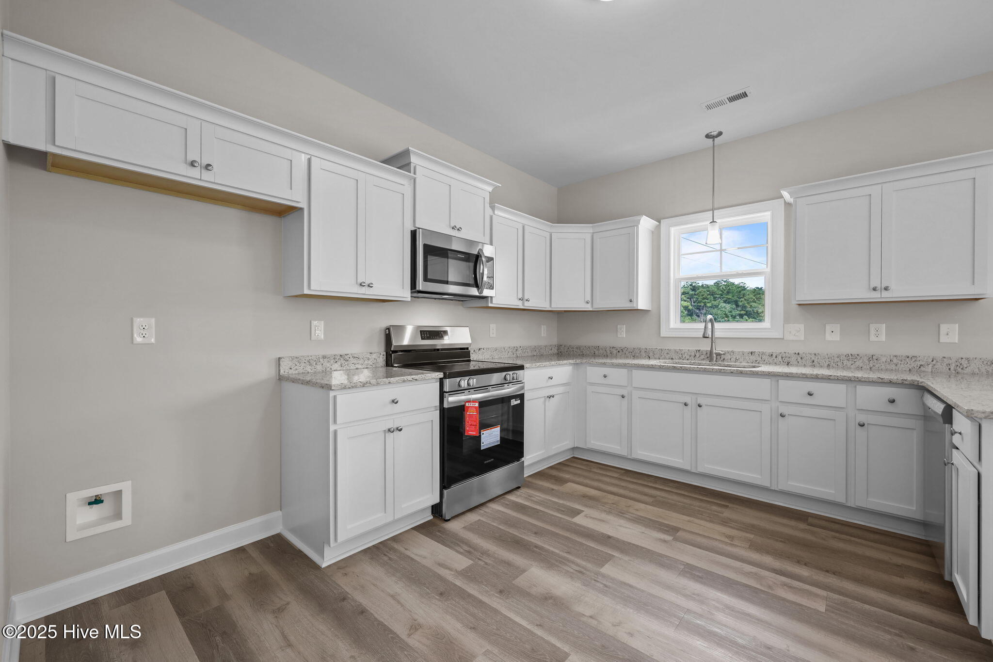 100504160 | Photo 11