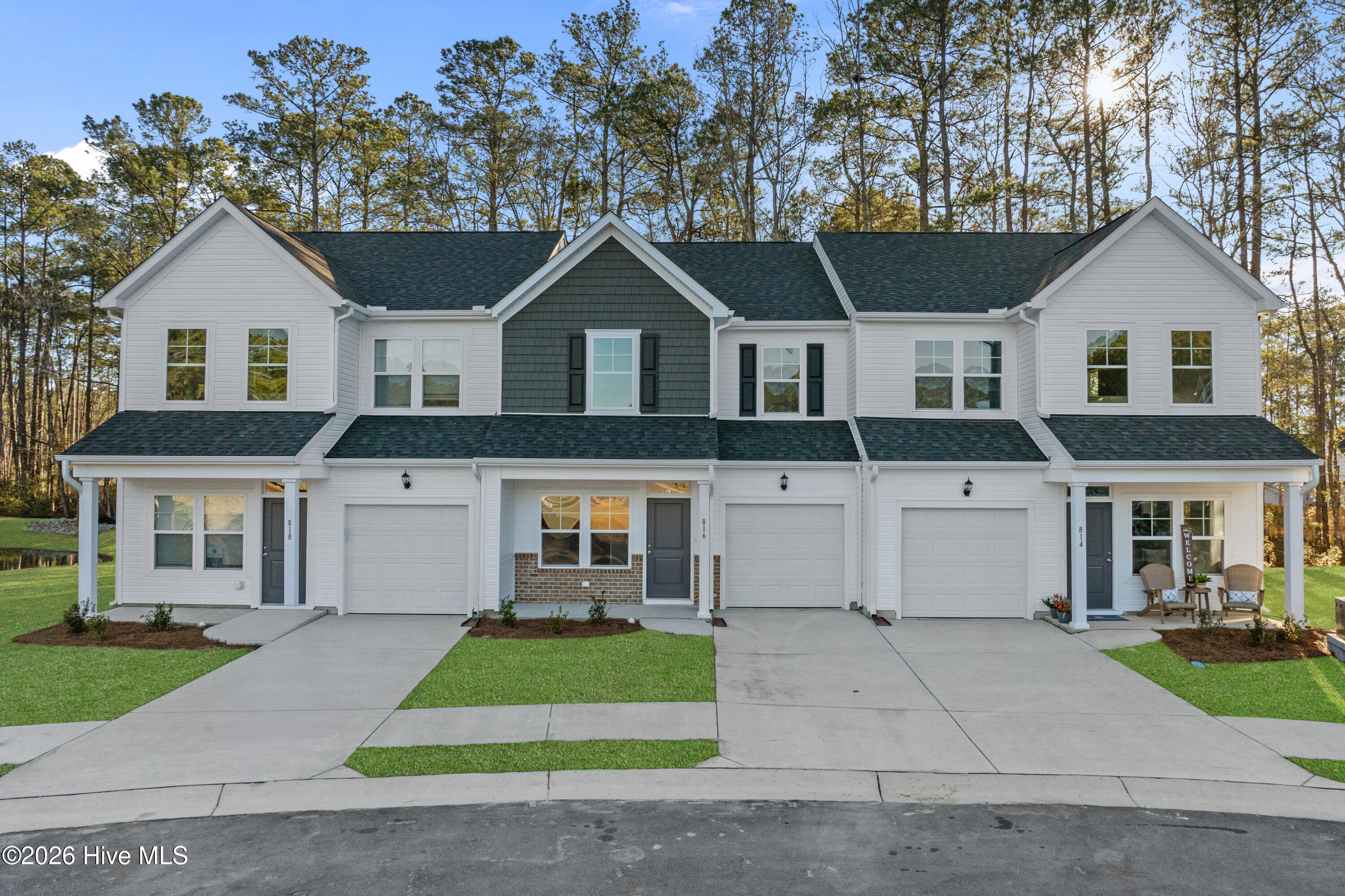 100545324 | Photo 24